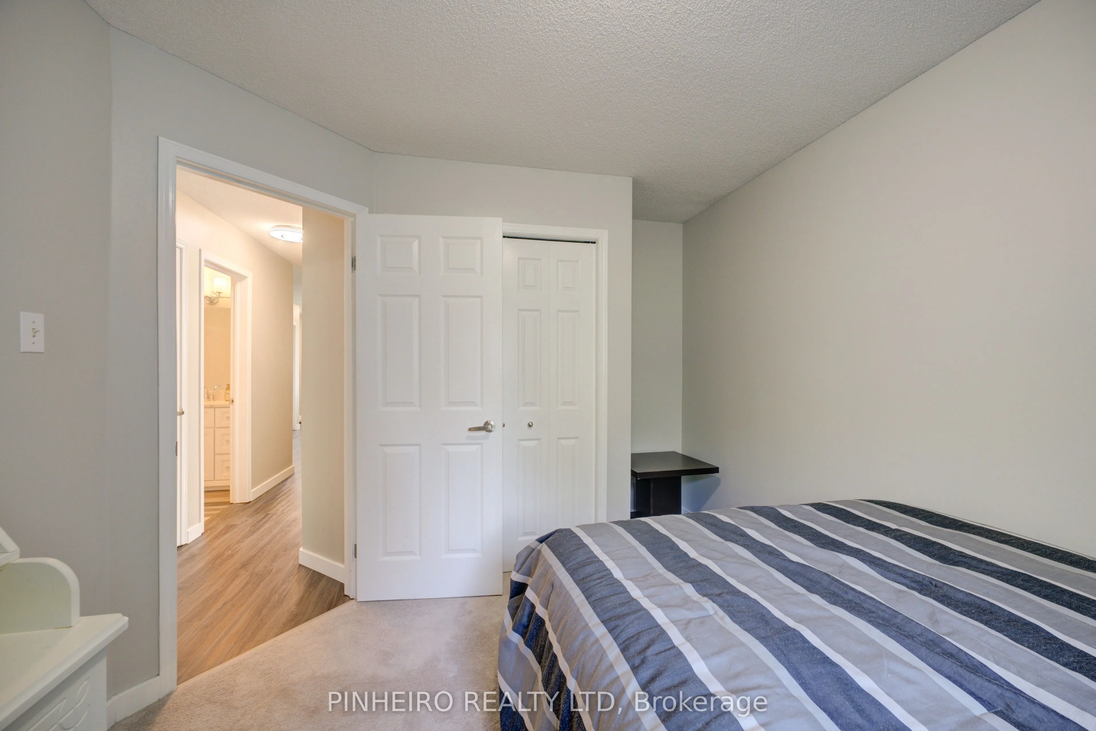 42 HICKORY Boulevard W