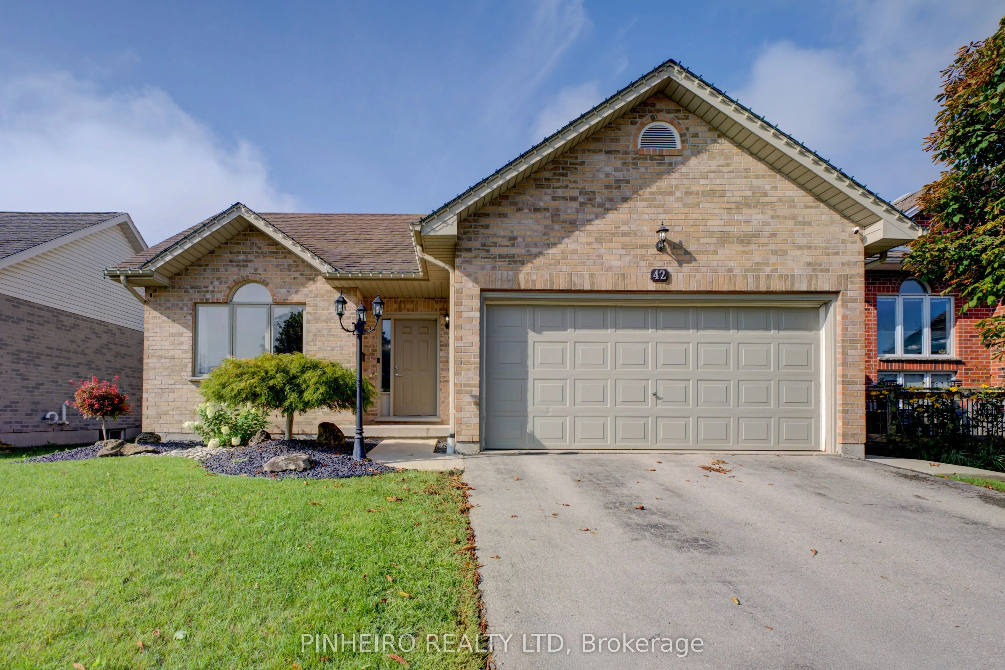 42 HICKORY Boulevard W