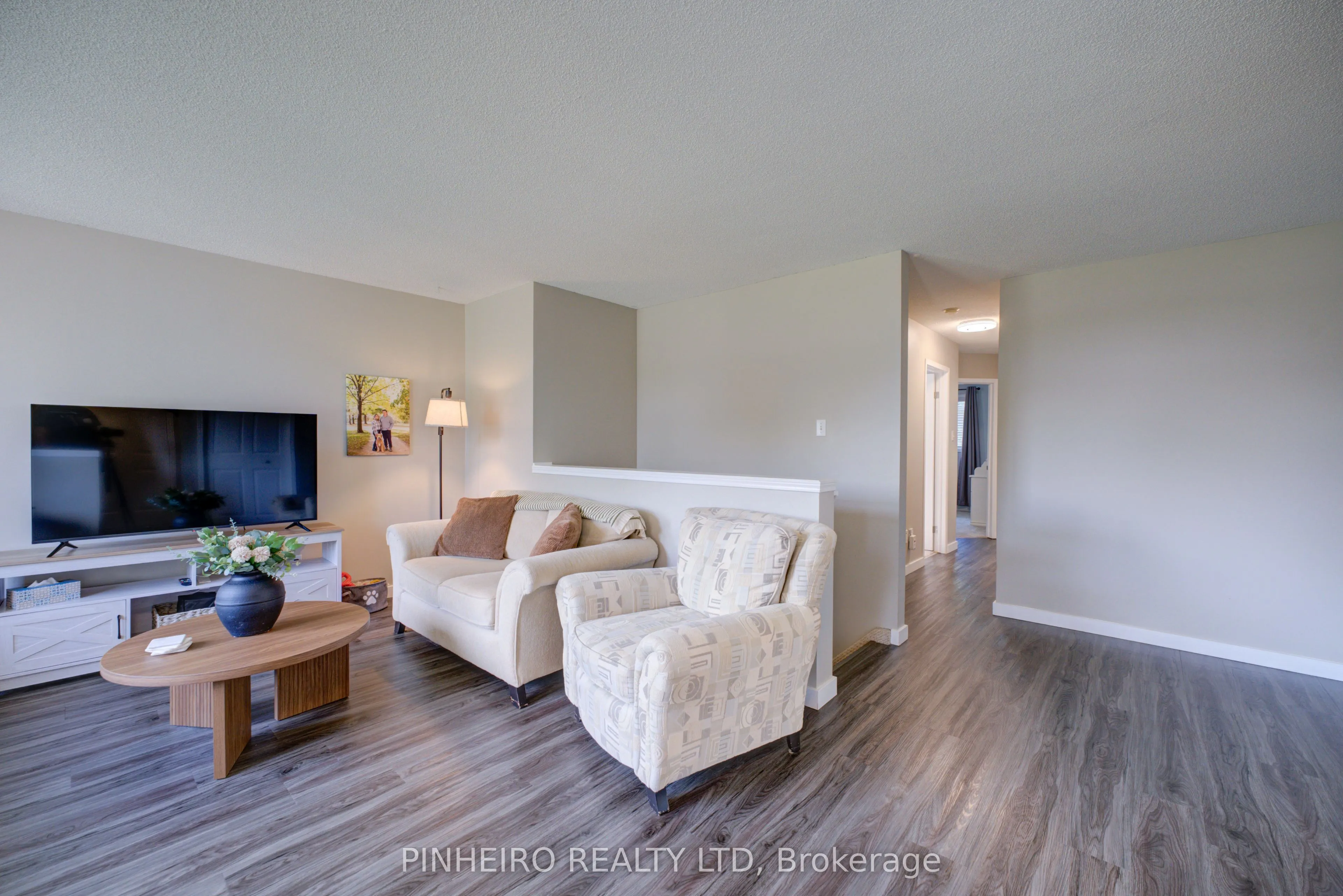 42 HICKORY Boulevard W