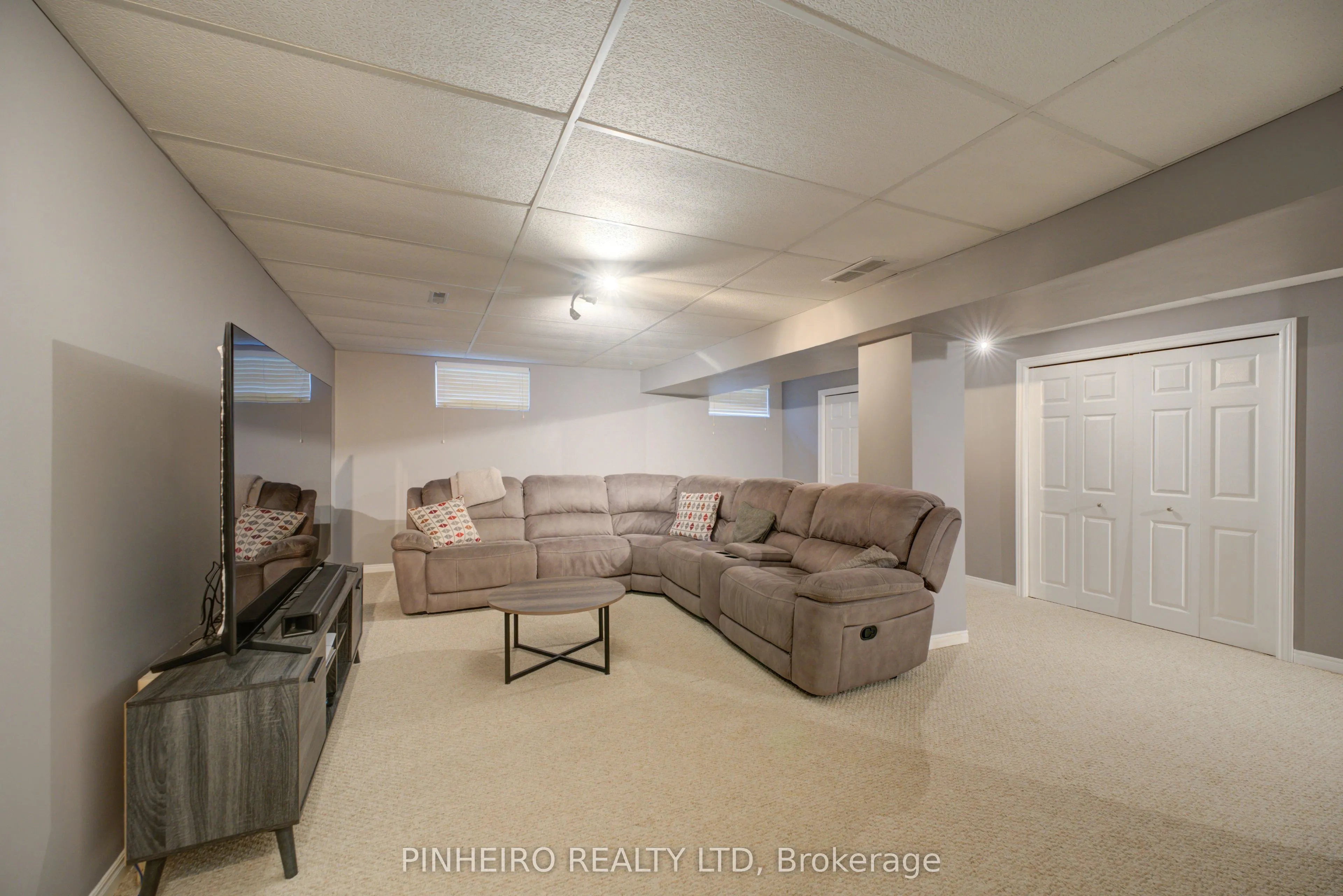 42 HICKORY Boulevard W