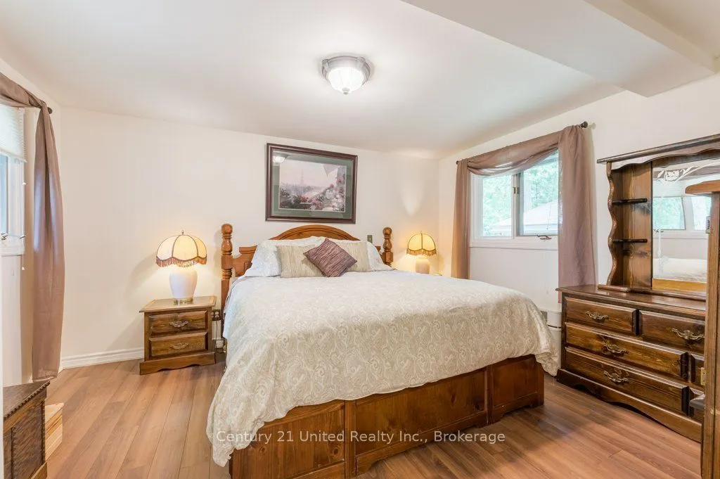 41 Hall Crescent