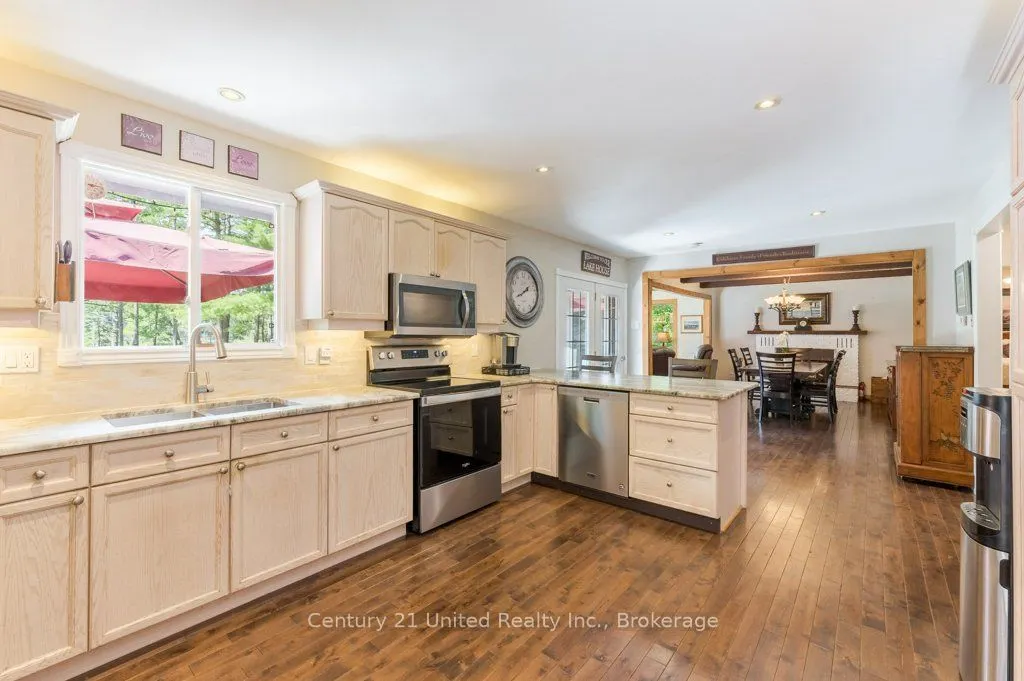 41 Hall Crescent