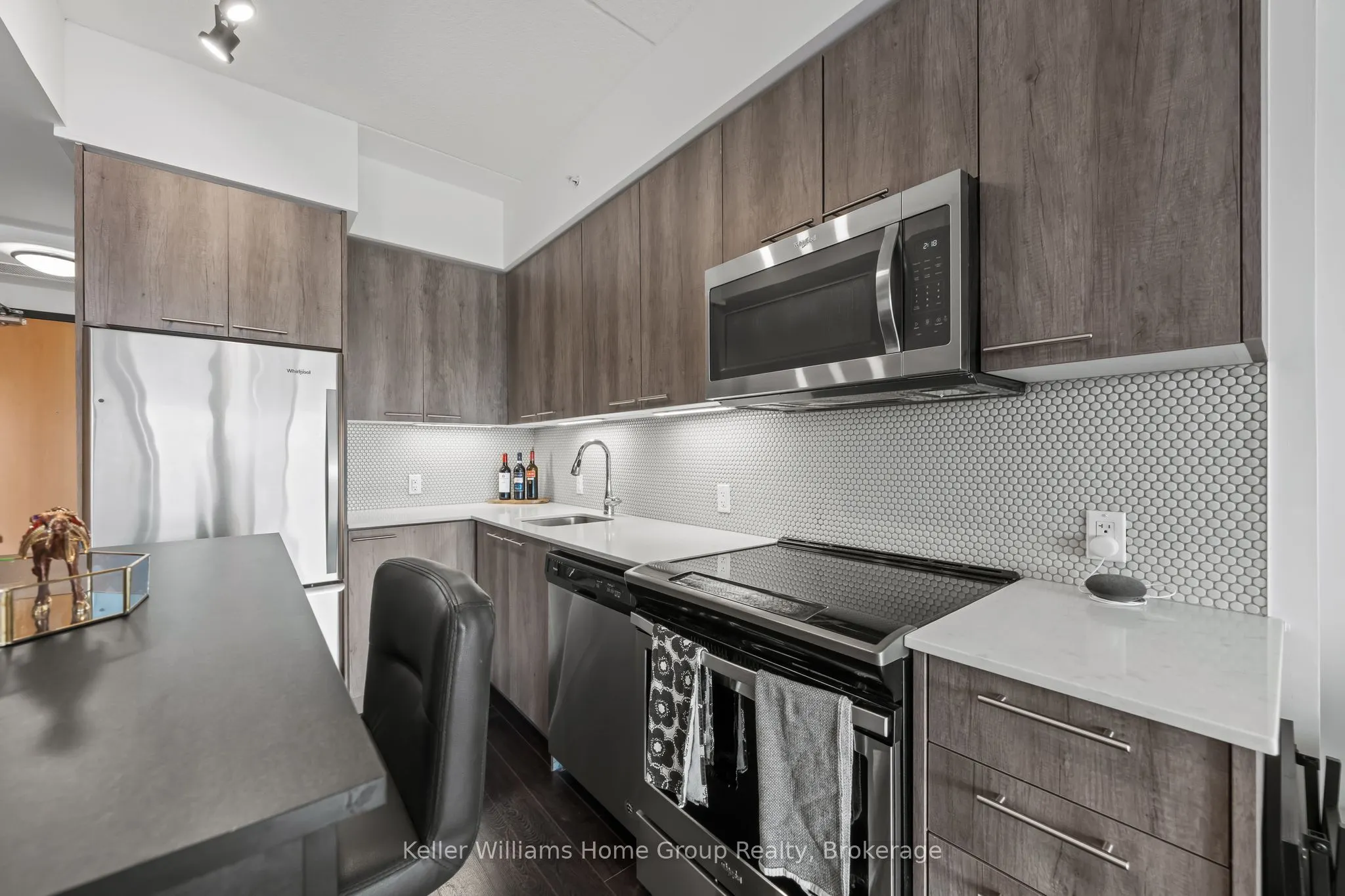15 Prince Albert Boulevard #503