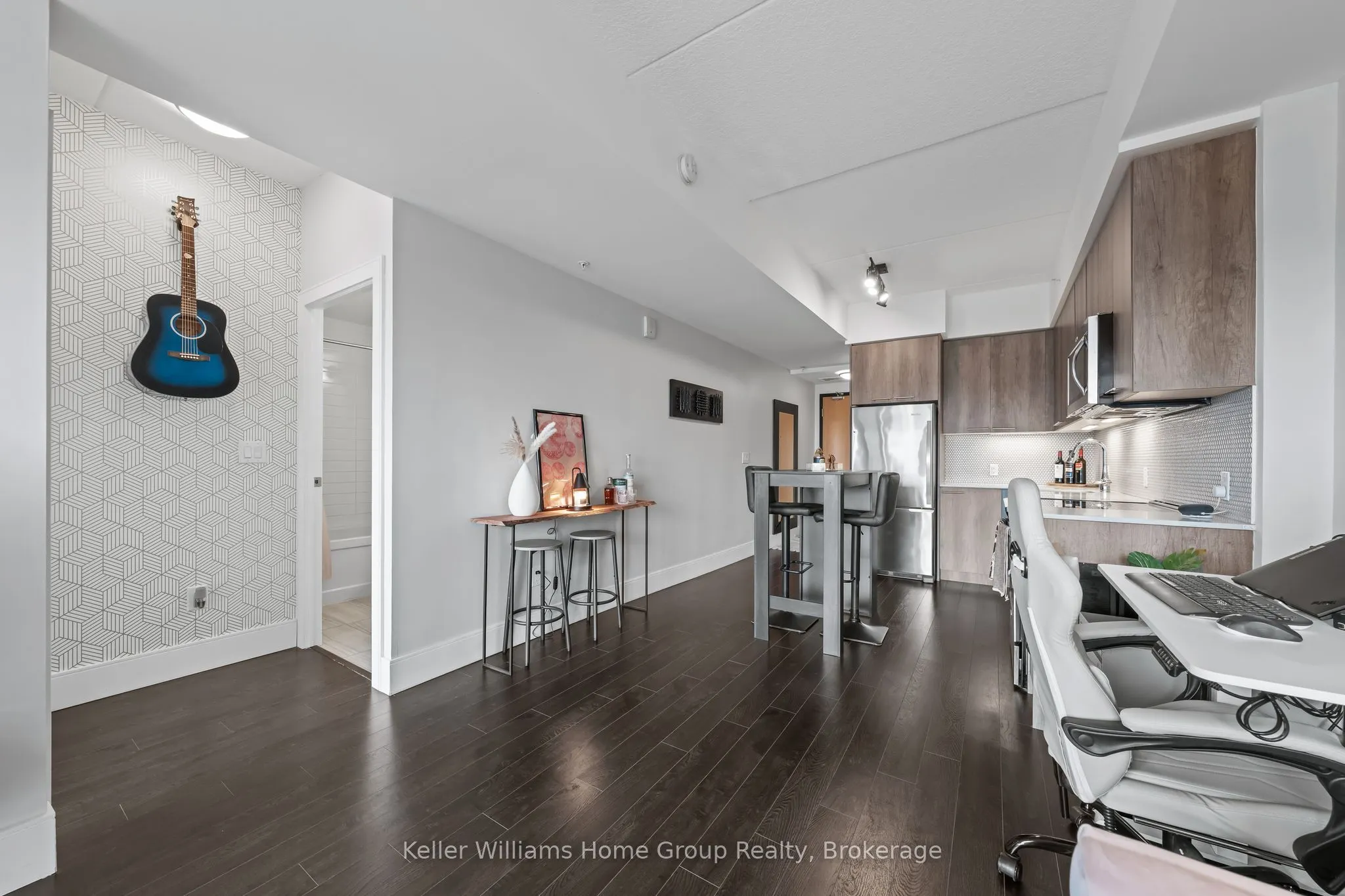 15 Prince Albert Boulevard #503