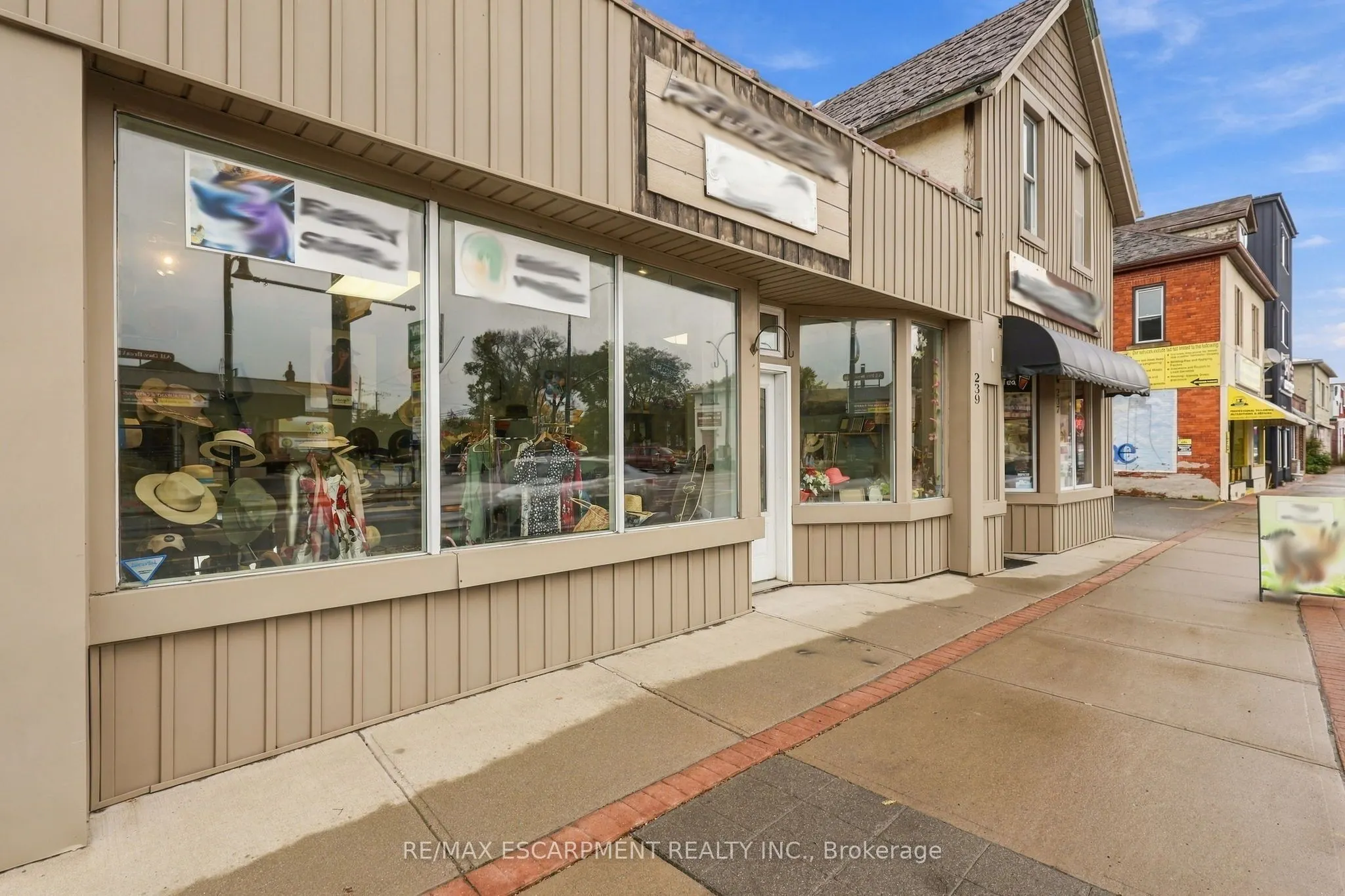 239 Main Street W