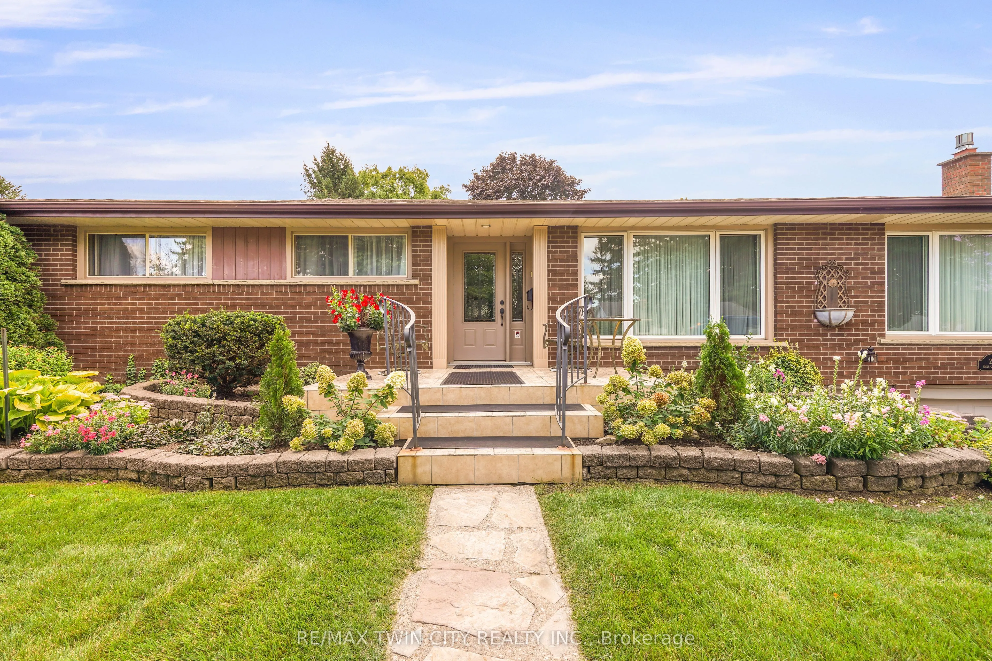 25 Brier Crescent