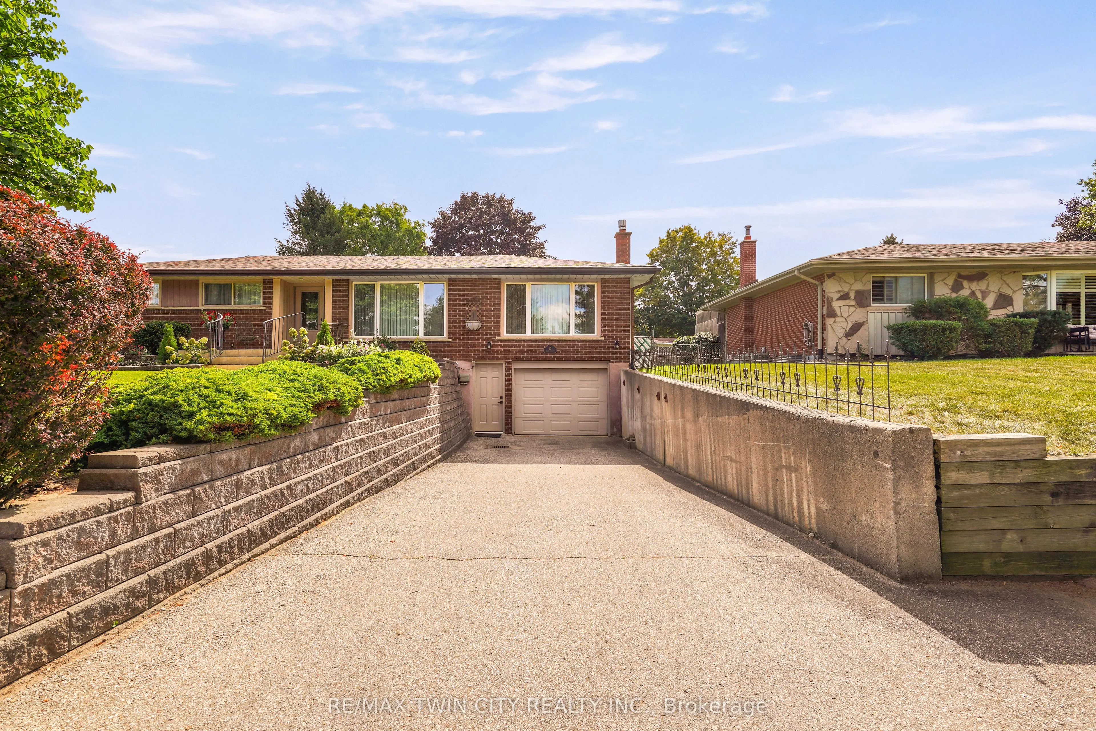 25 Brier Crescent