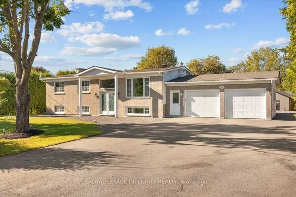 3073 Old Montreal Road