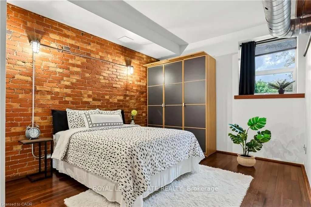 357 Hunter Street W #13