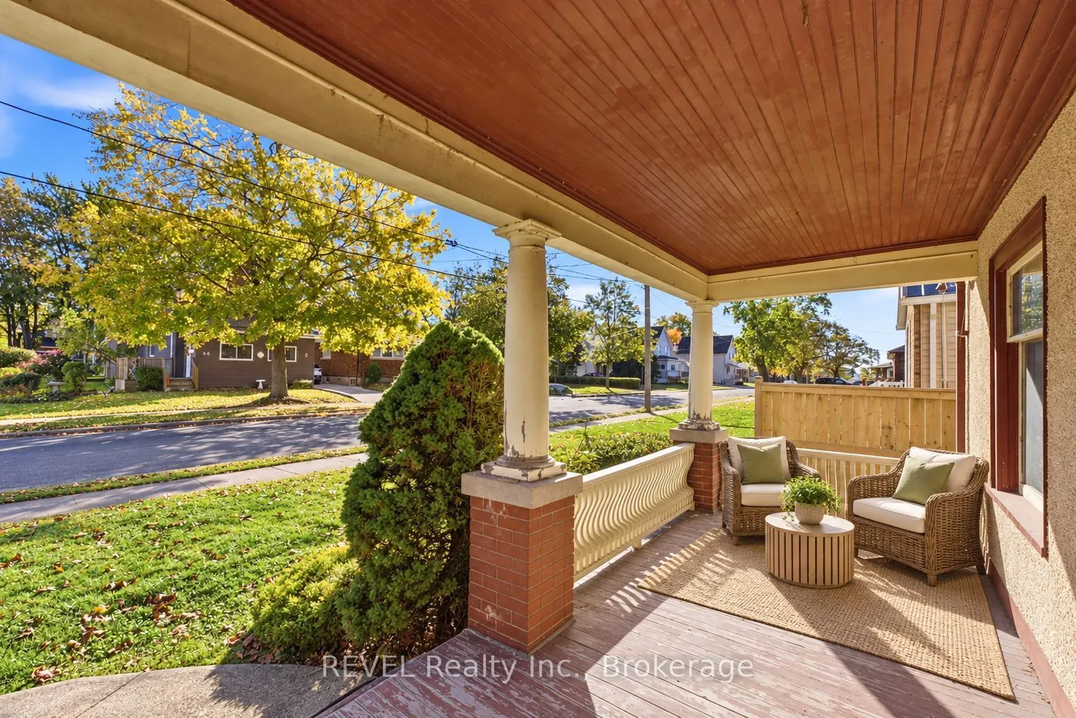 63 Carleton Street S