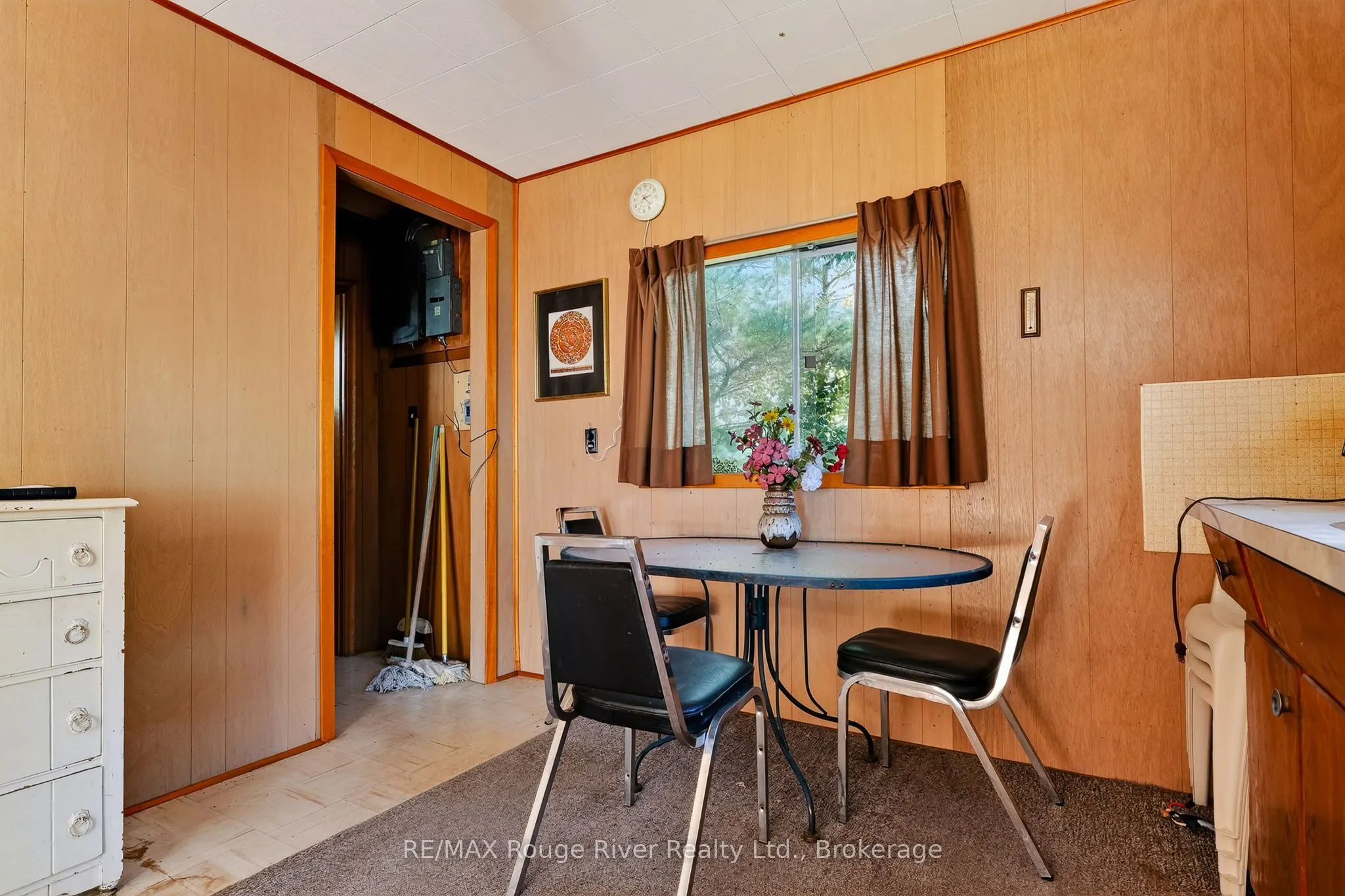 8999 GLENDALE Drive