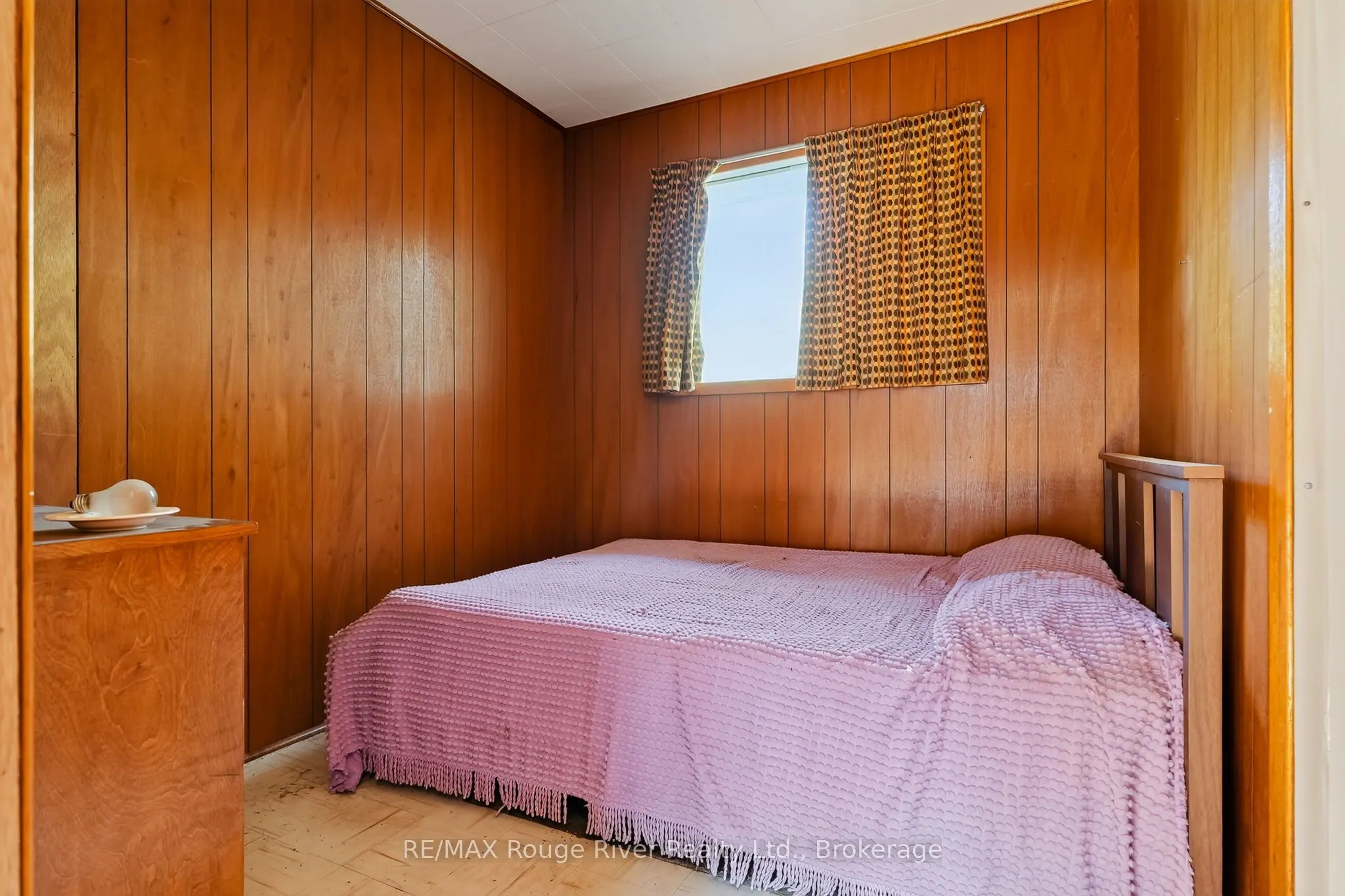 8999 GLENDALE Drive