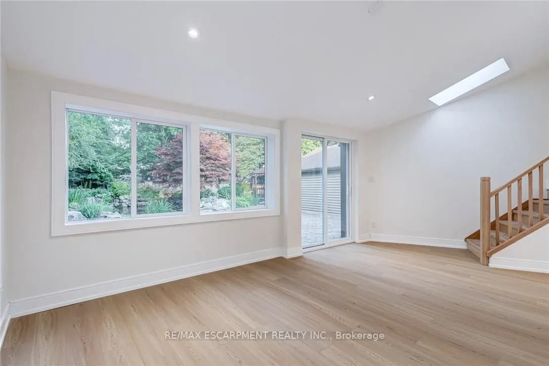 63 HARDALE Crescent