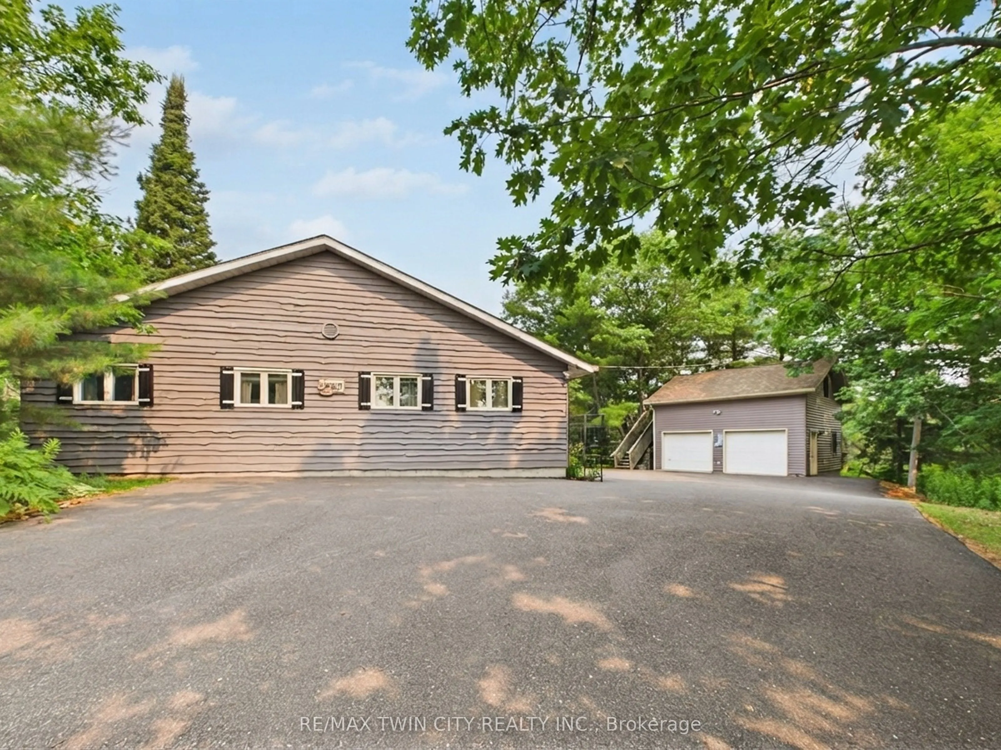 51 Mckellar Lake Road