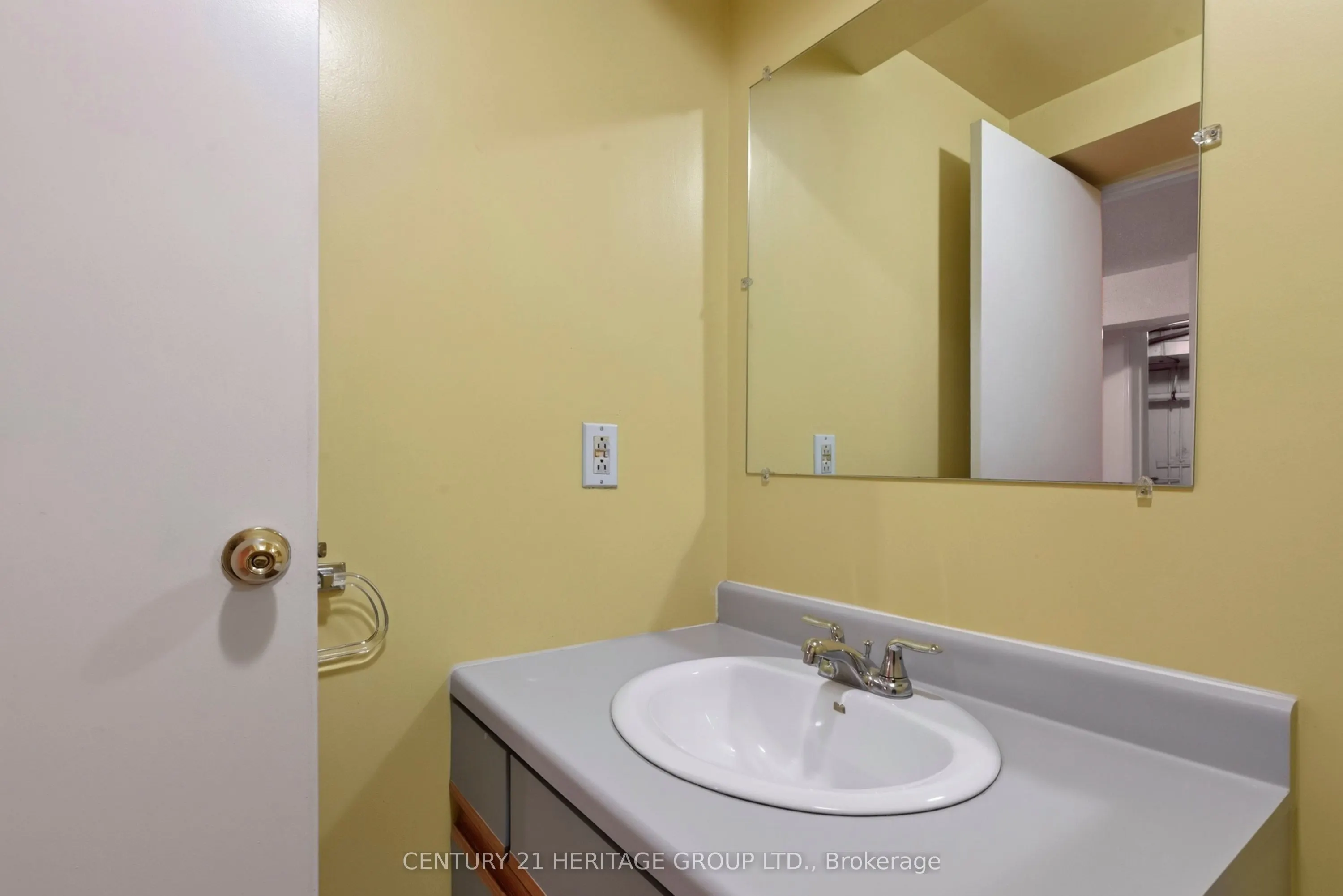 38 Elora Drive #15