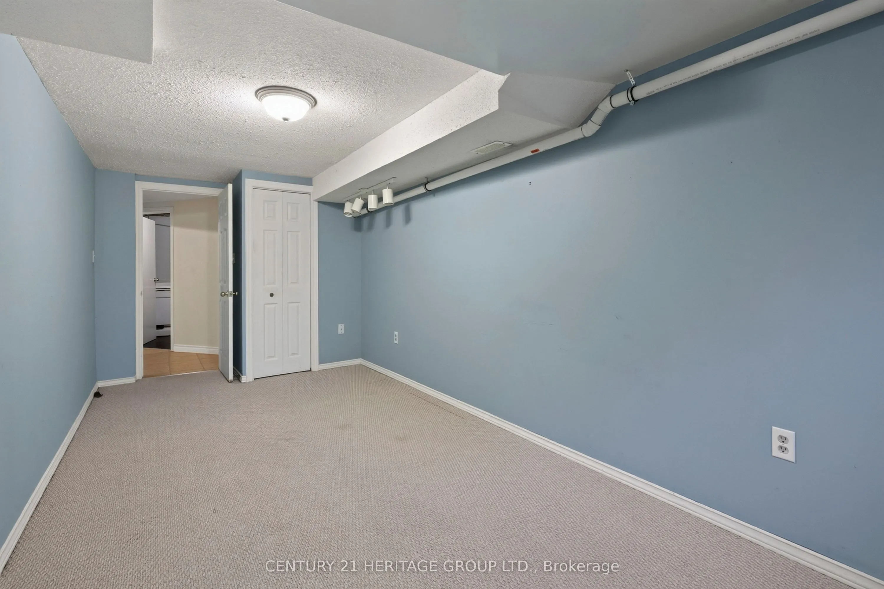 38 Elora Drive #15