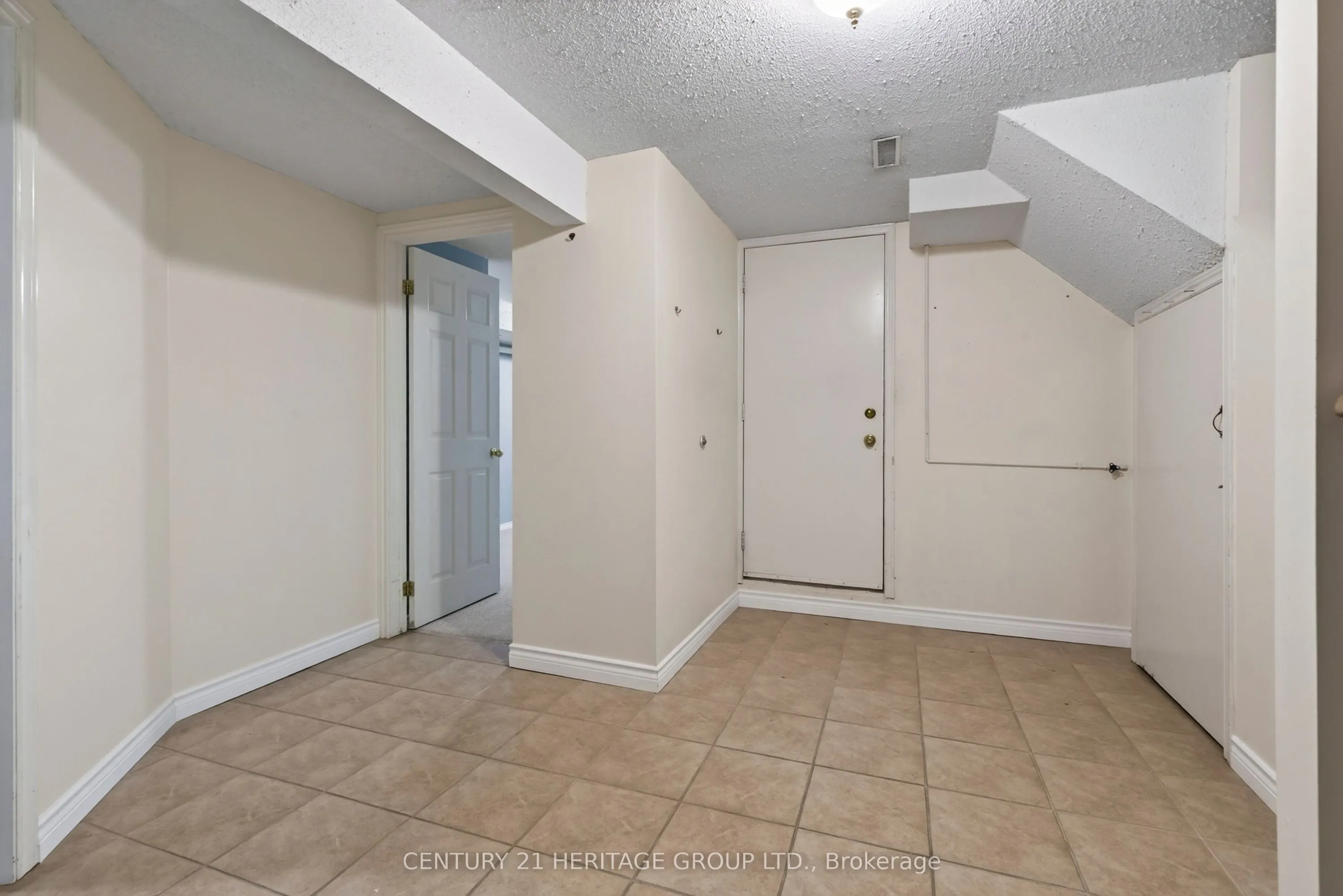 38 Elora Drive #15