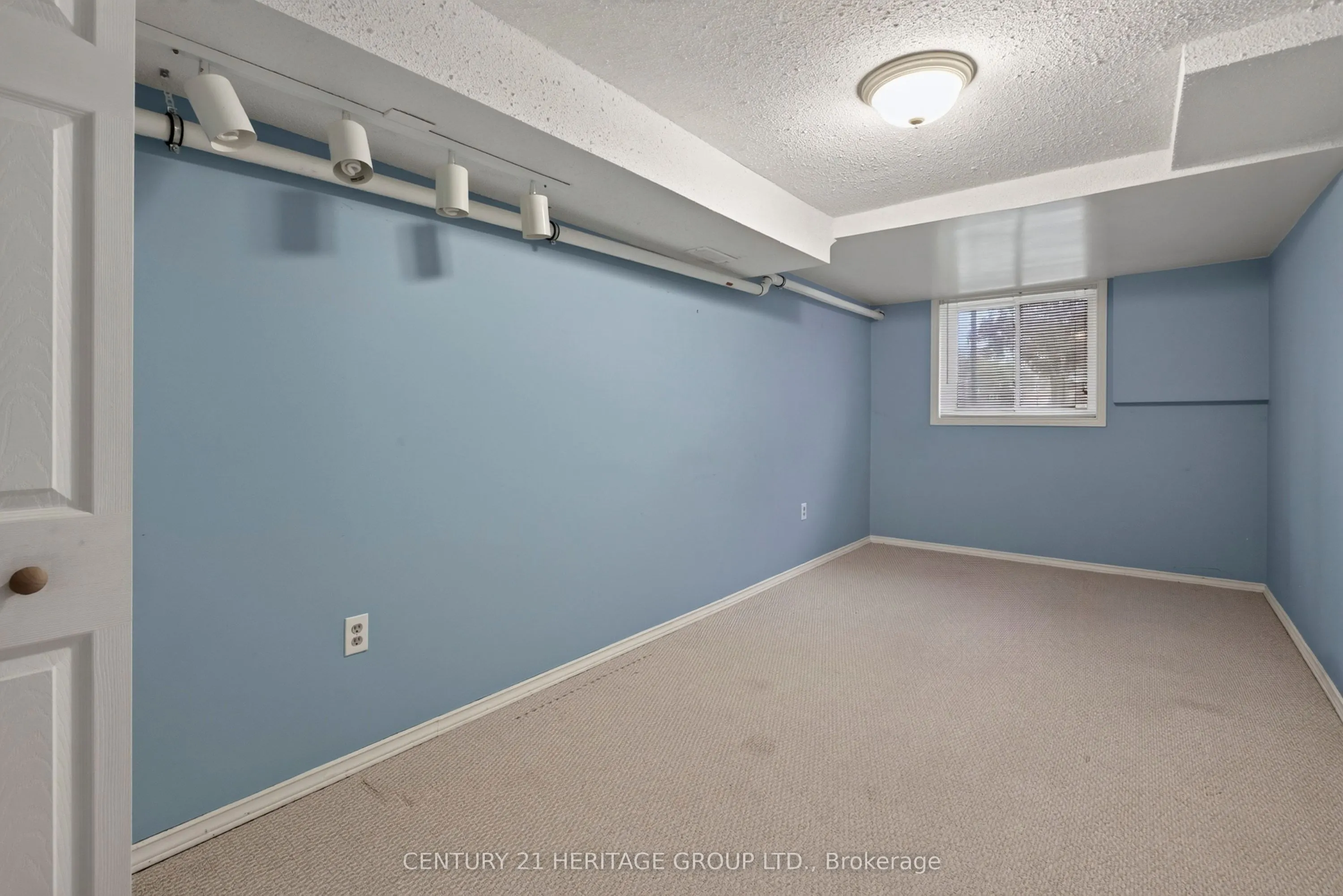 38 Elora Drive #15