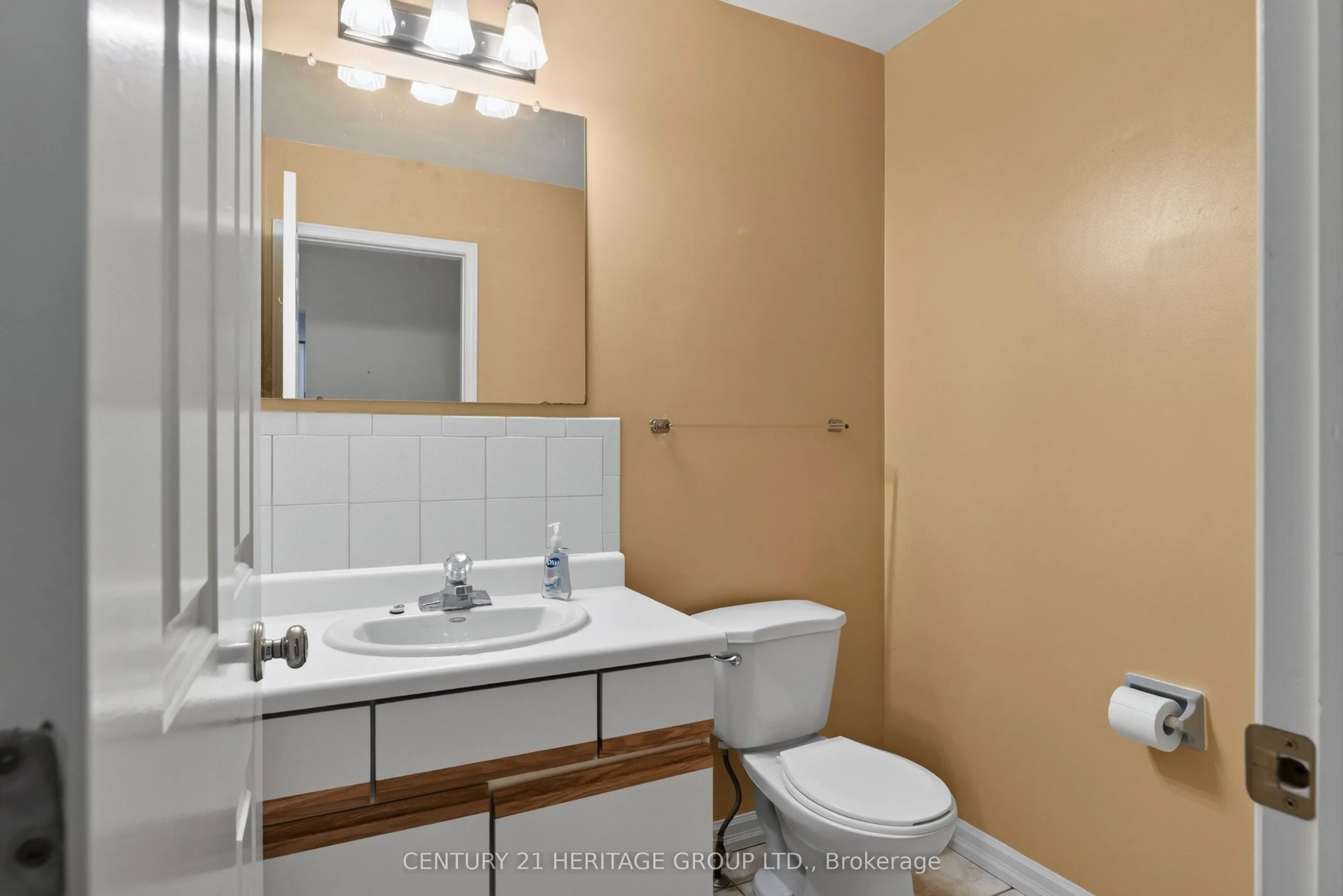 38 Elora Drive #15