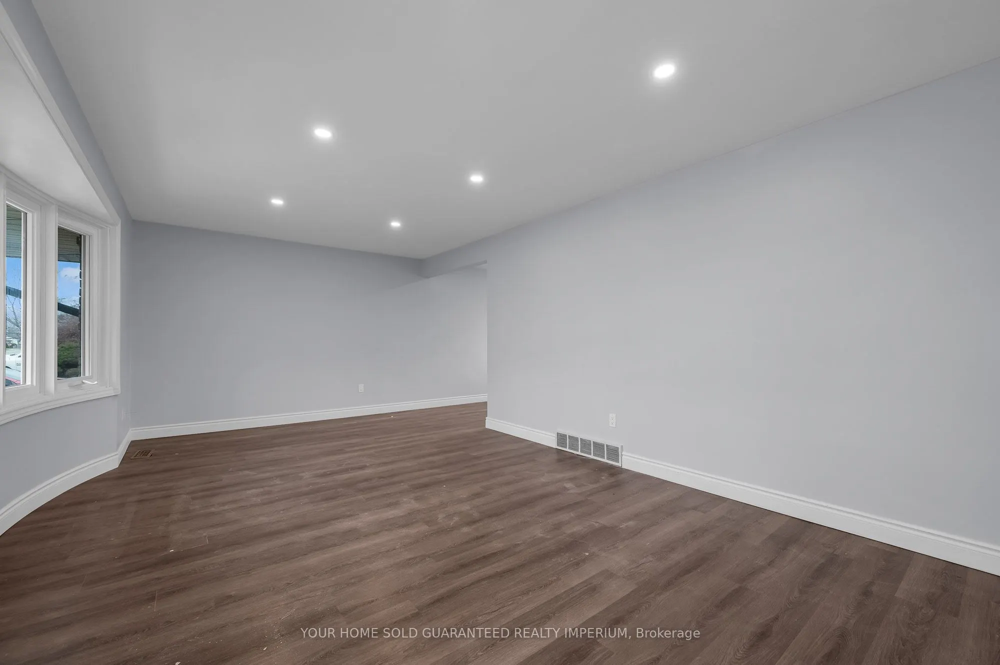 116 Collier Road S