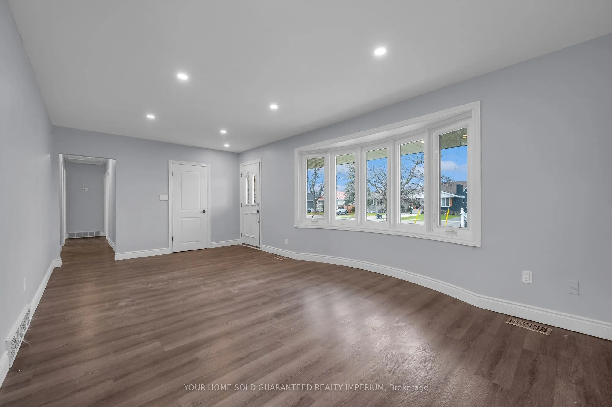 116 Collier Road S