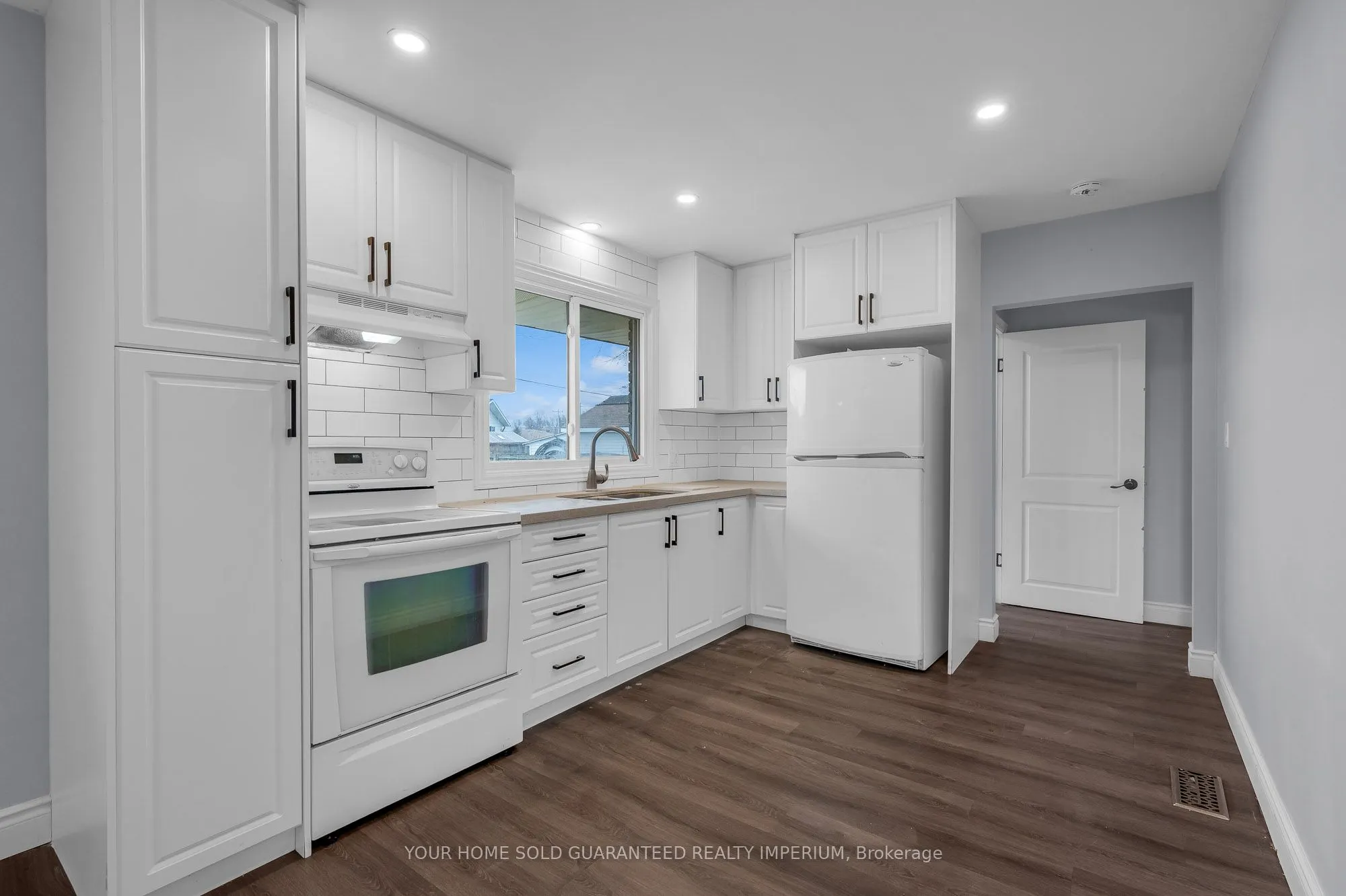 116 Collier Road S