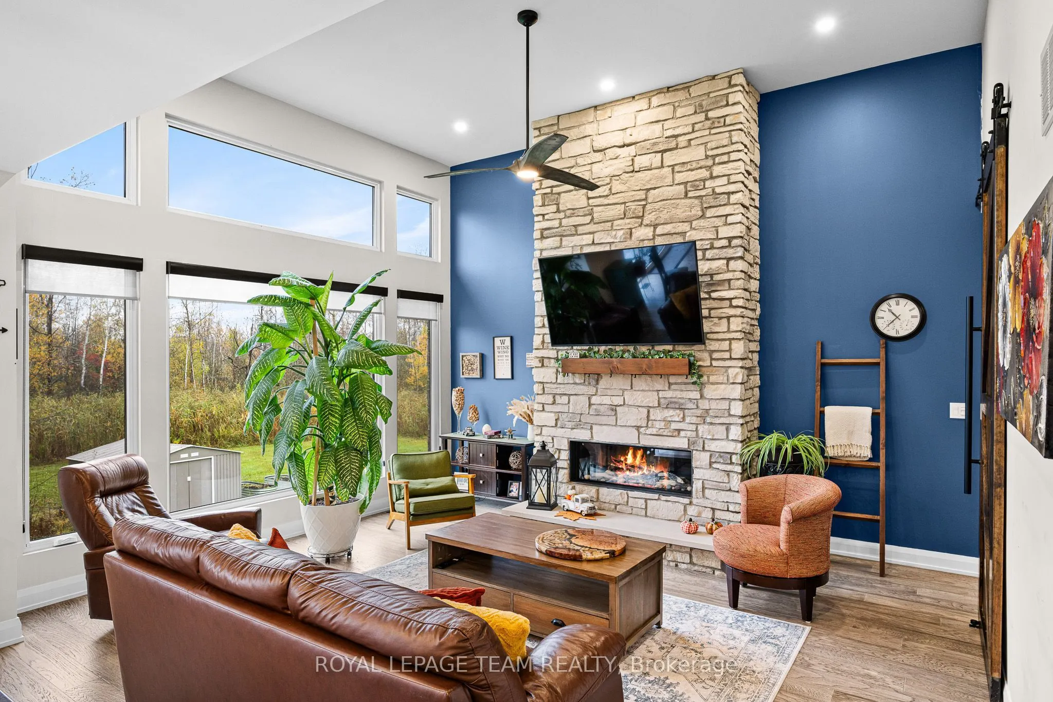 15 RIDEAU CROSSING Crescent