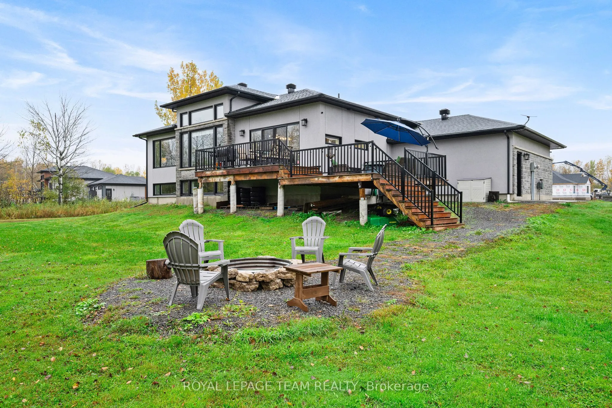 15 RIDEAU CROSSING Crescent