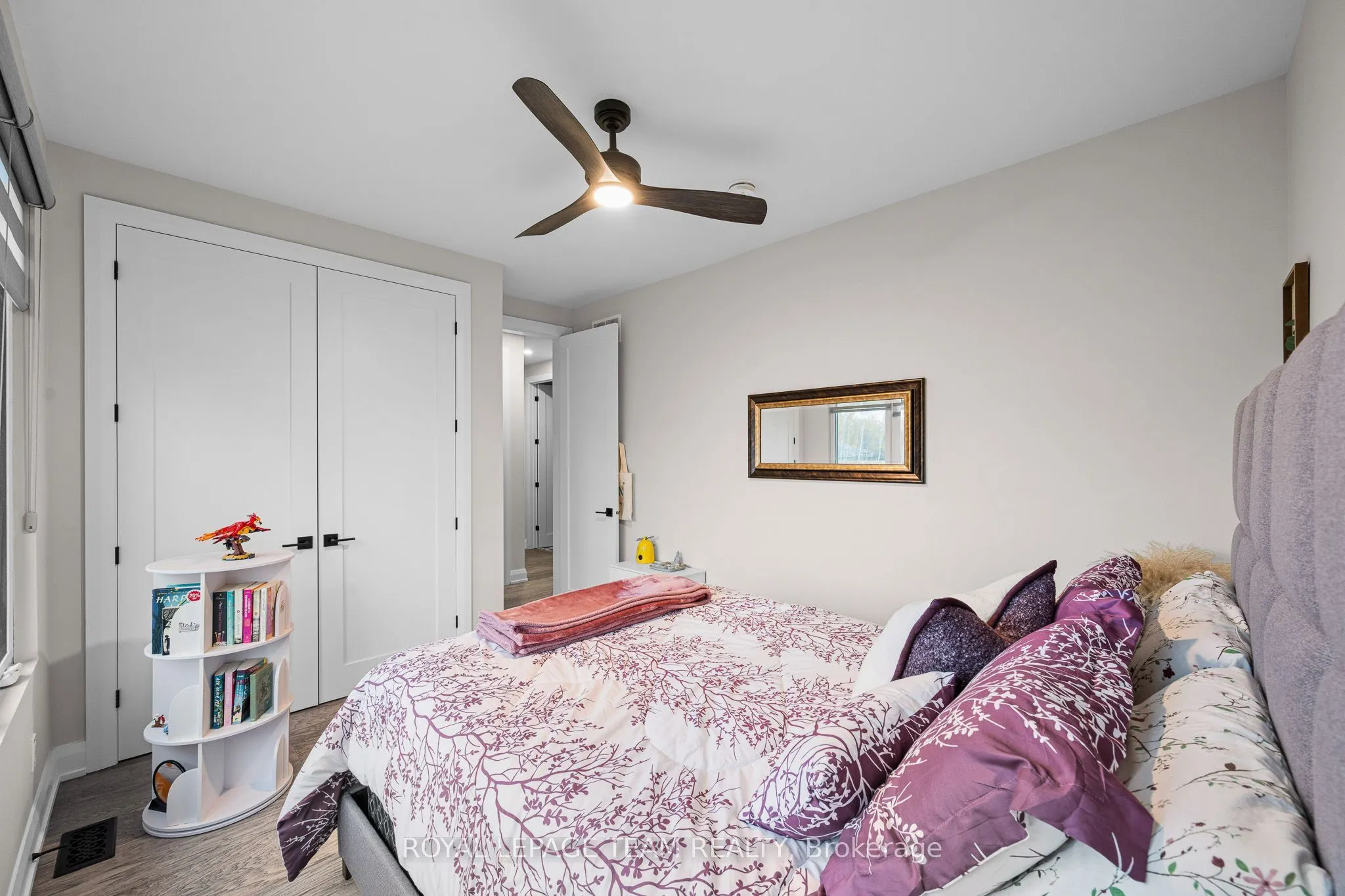 15 RIDEAU CROSSING Crescent