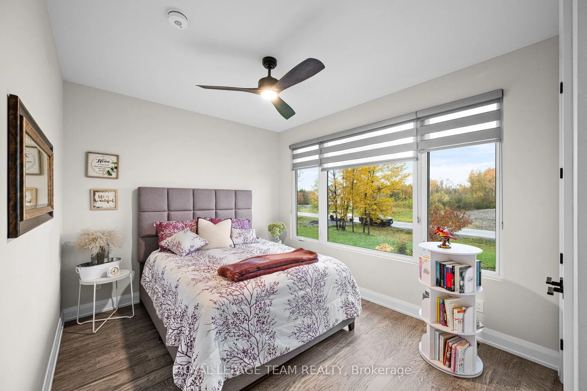 15 RIDEAU CROSSING Crescent
