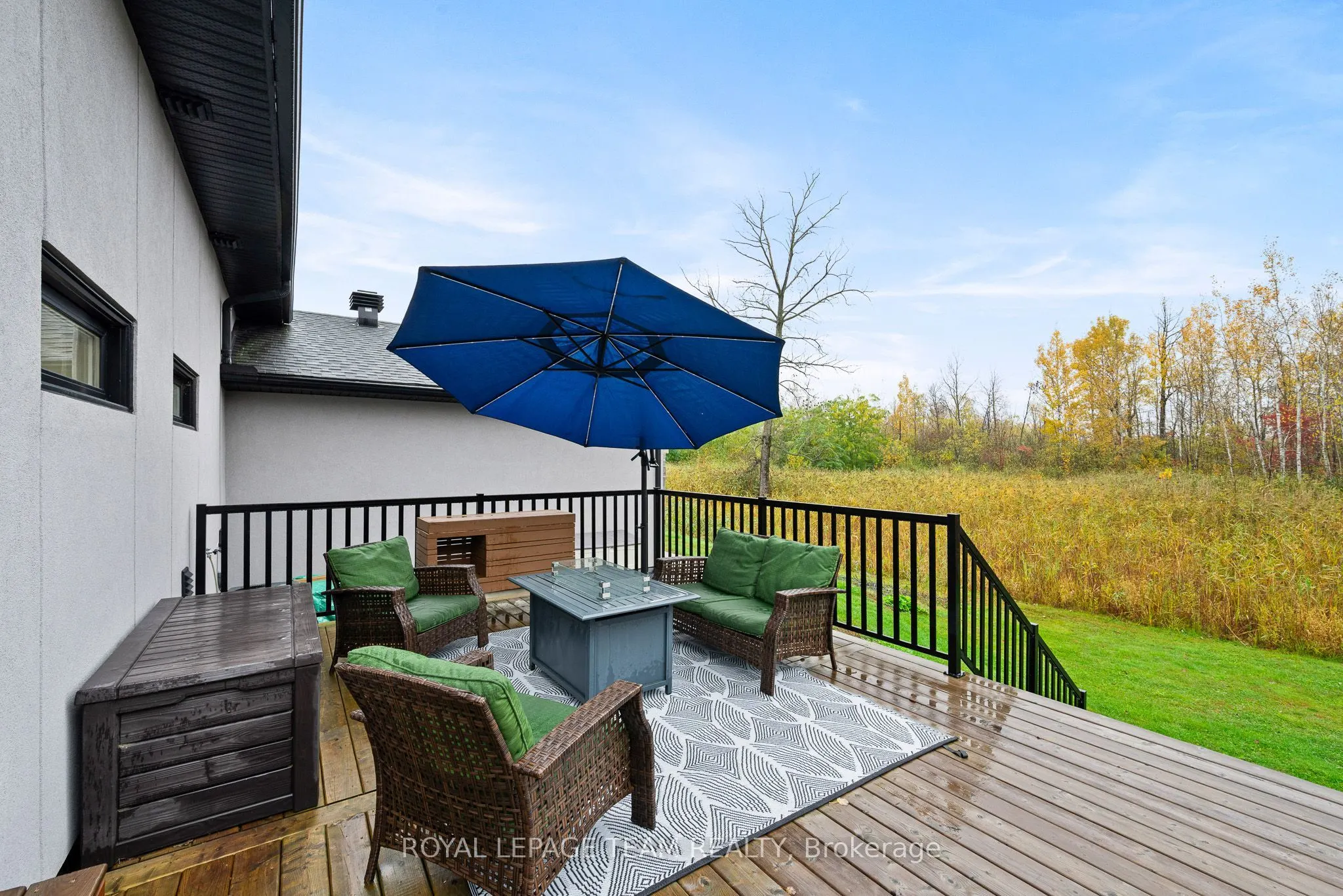 15 RIDEAU CROSSING Crescent