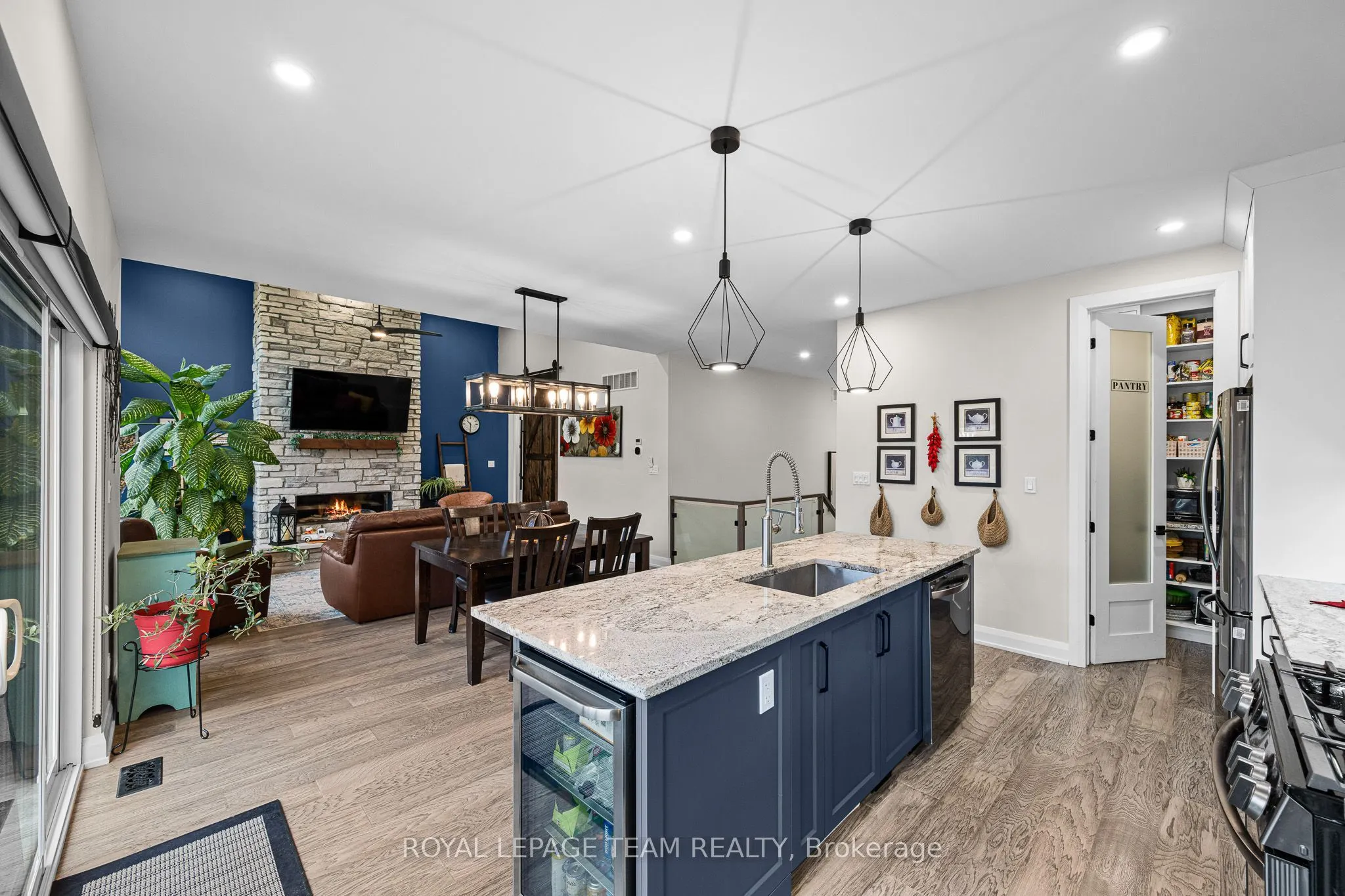 15 RIDEAU CROSSING Crescent