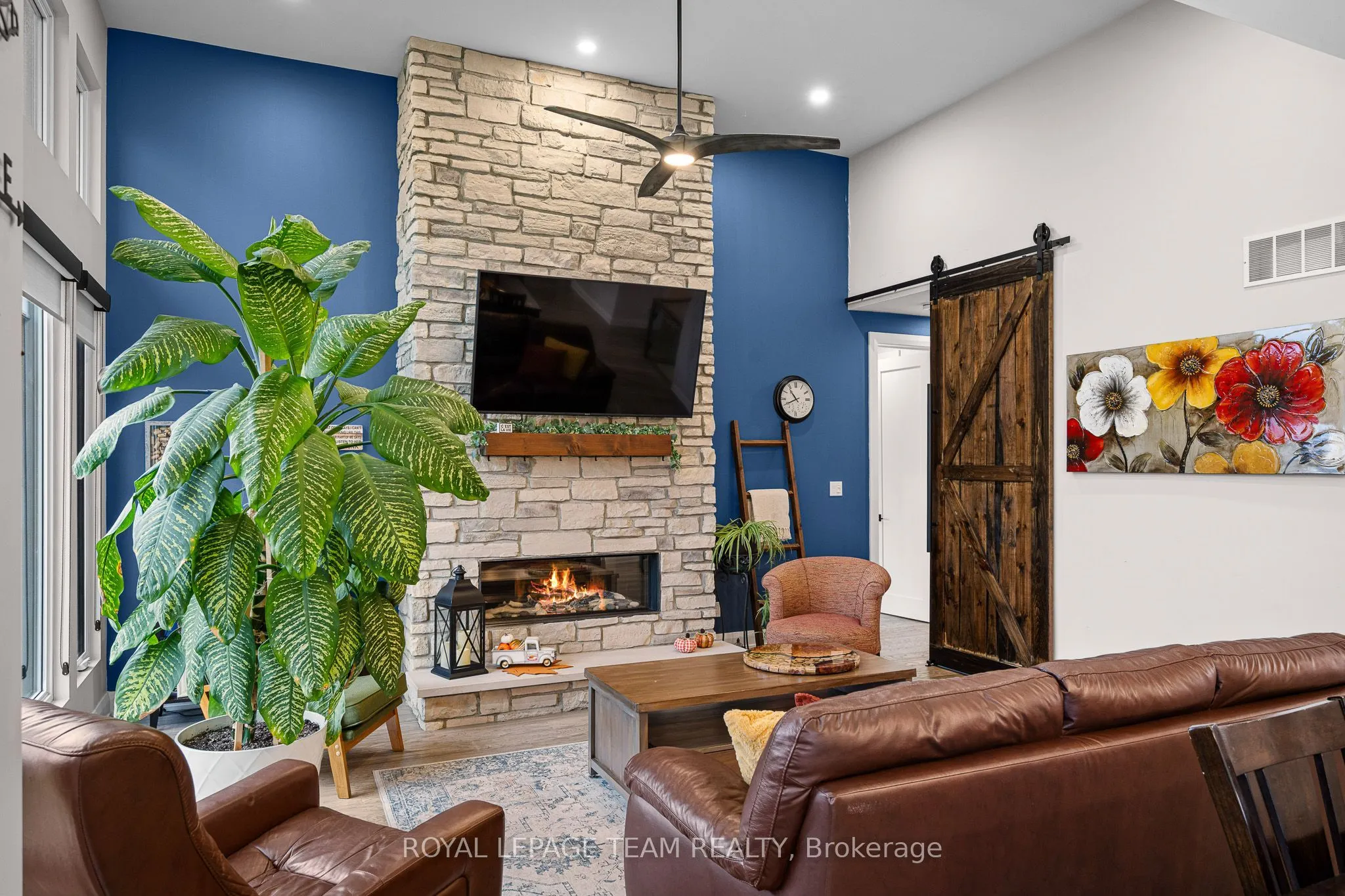 15 RIDEAU CROSSING Crescent
