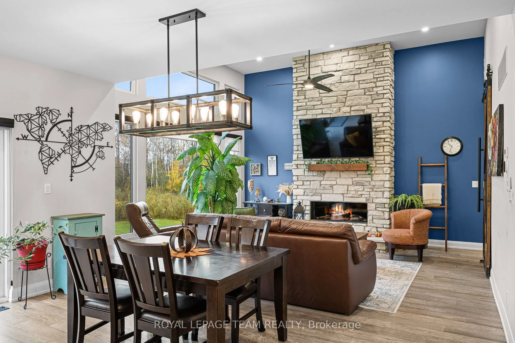 15 RIDEAU CROSSING Crescent
