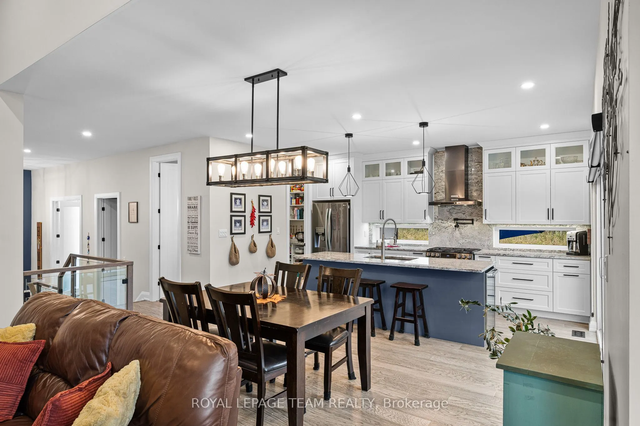 15 RIDEAU CROSSING Crescent