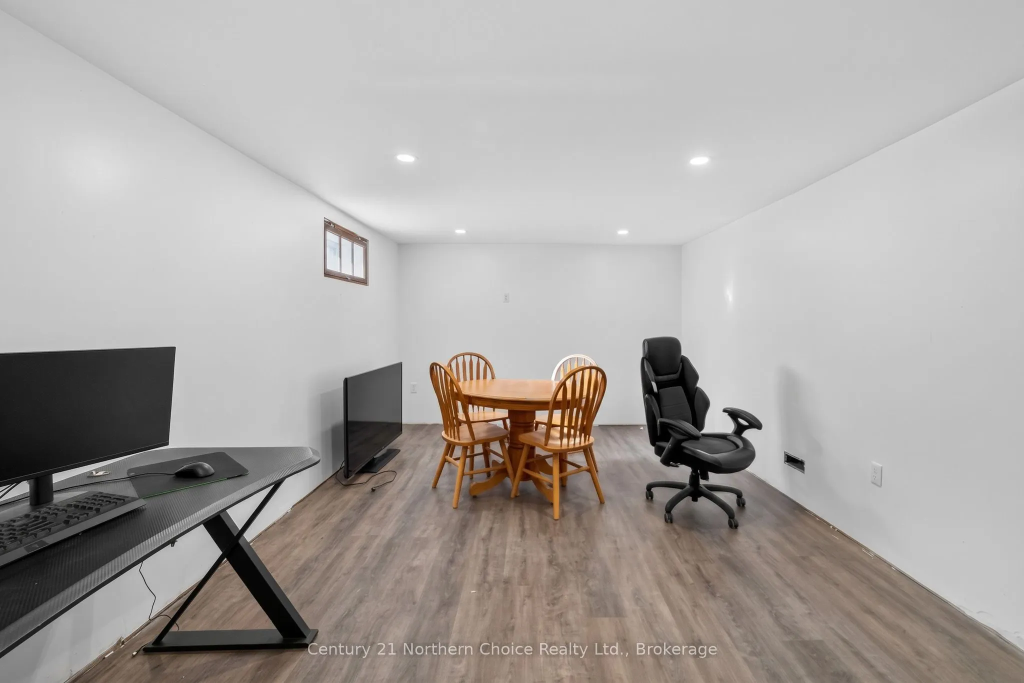 1038 1/2 Park Street
