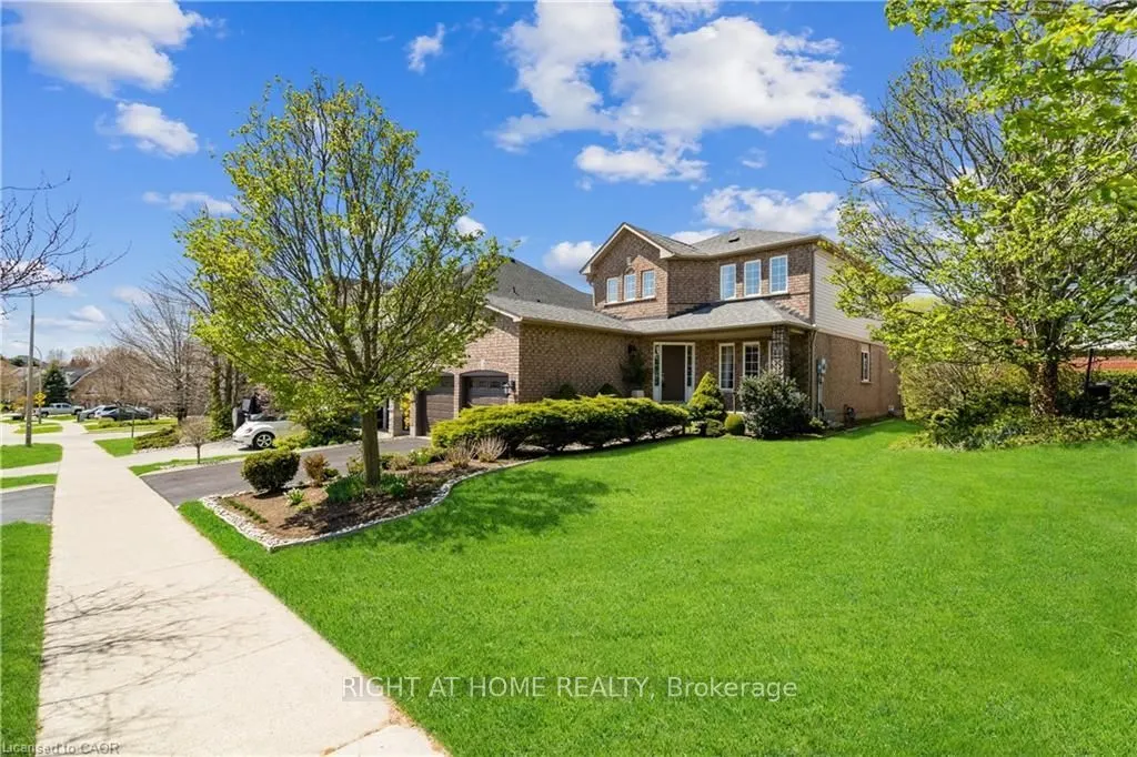 106 Moore Crescent