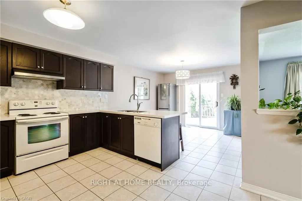 106 Moore Crescent