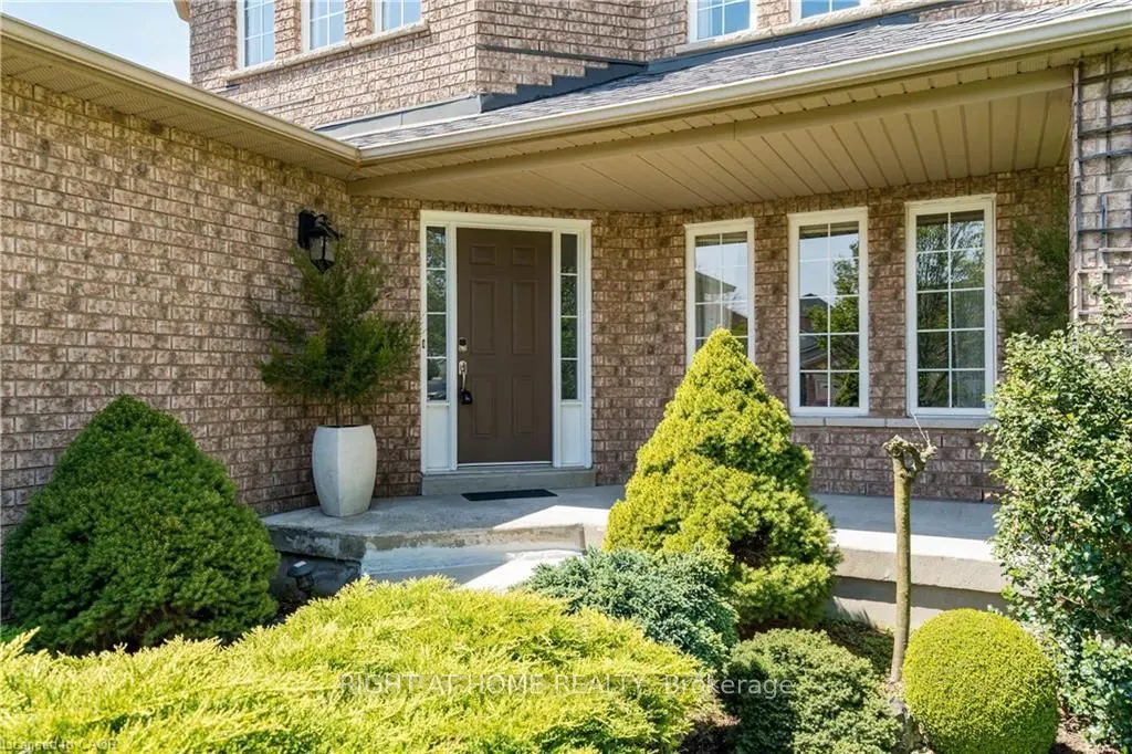 106 Moore Crescent