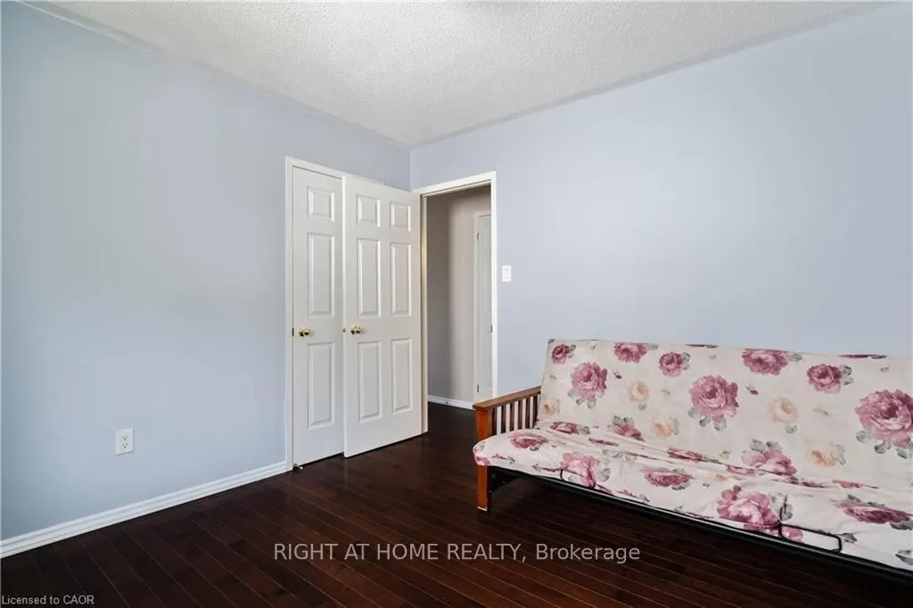 106 Moore Crescent