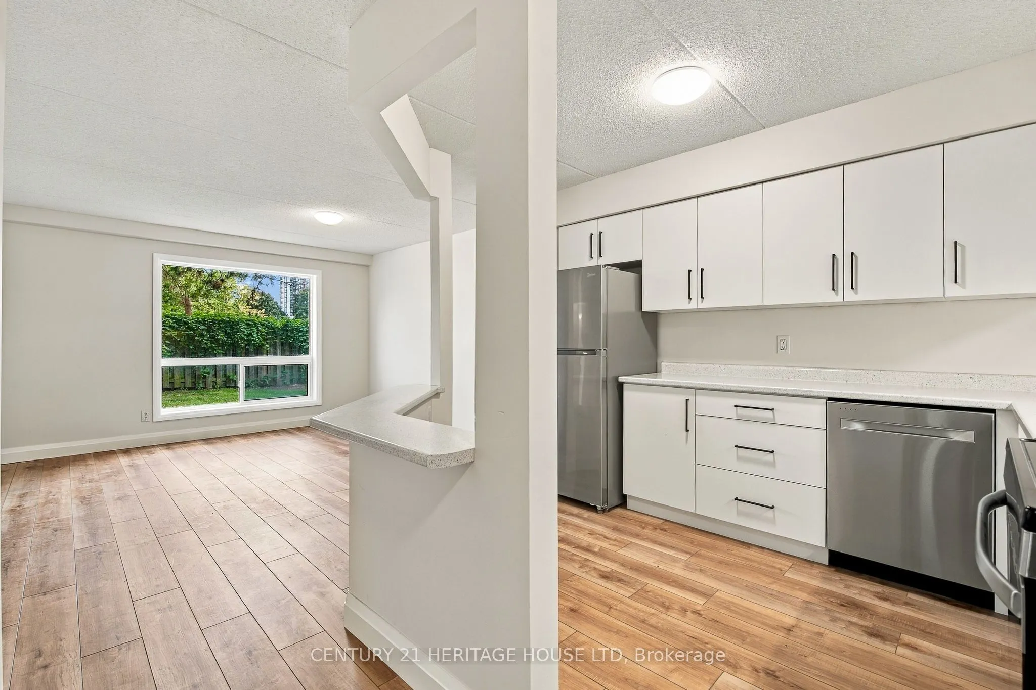 3085 Kingsway Drive #13