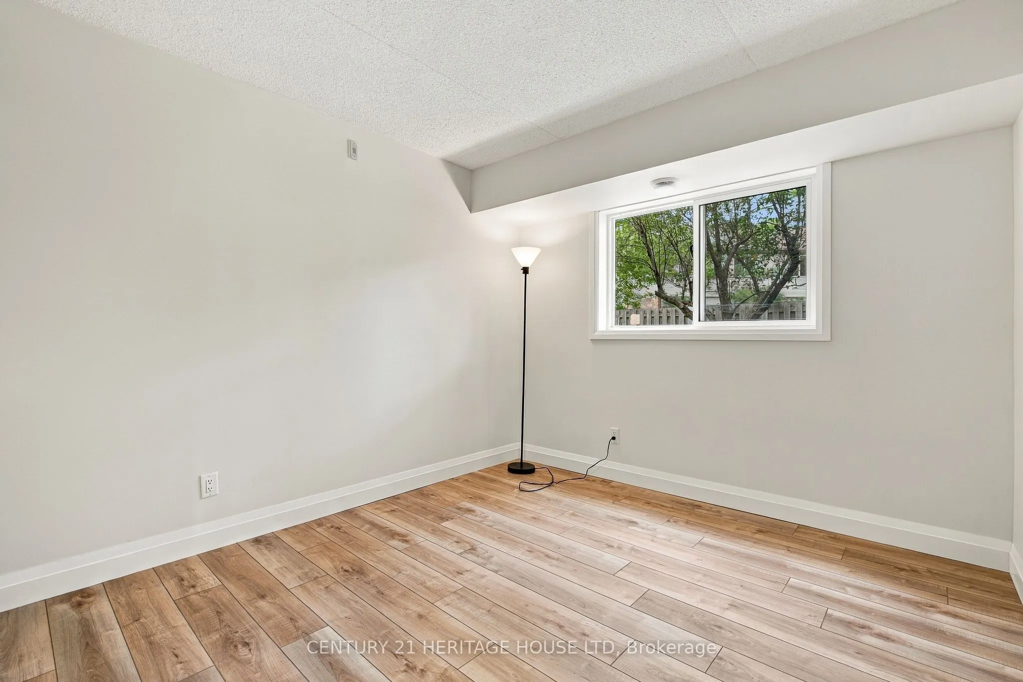 3085 Kingsway Drive #13