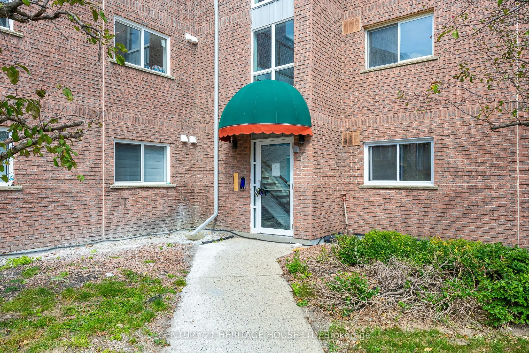 3085 Kingsway Drive #13