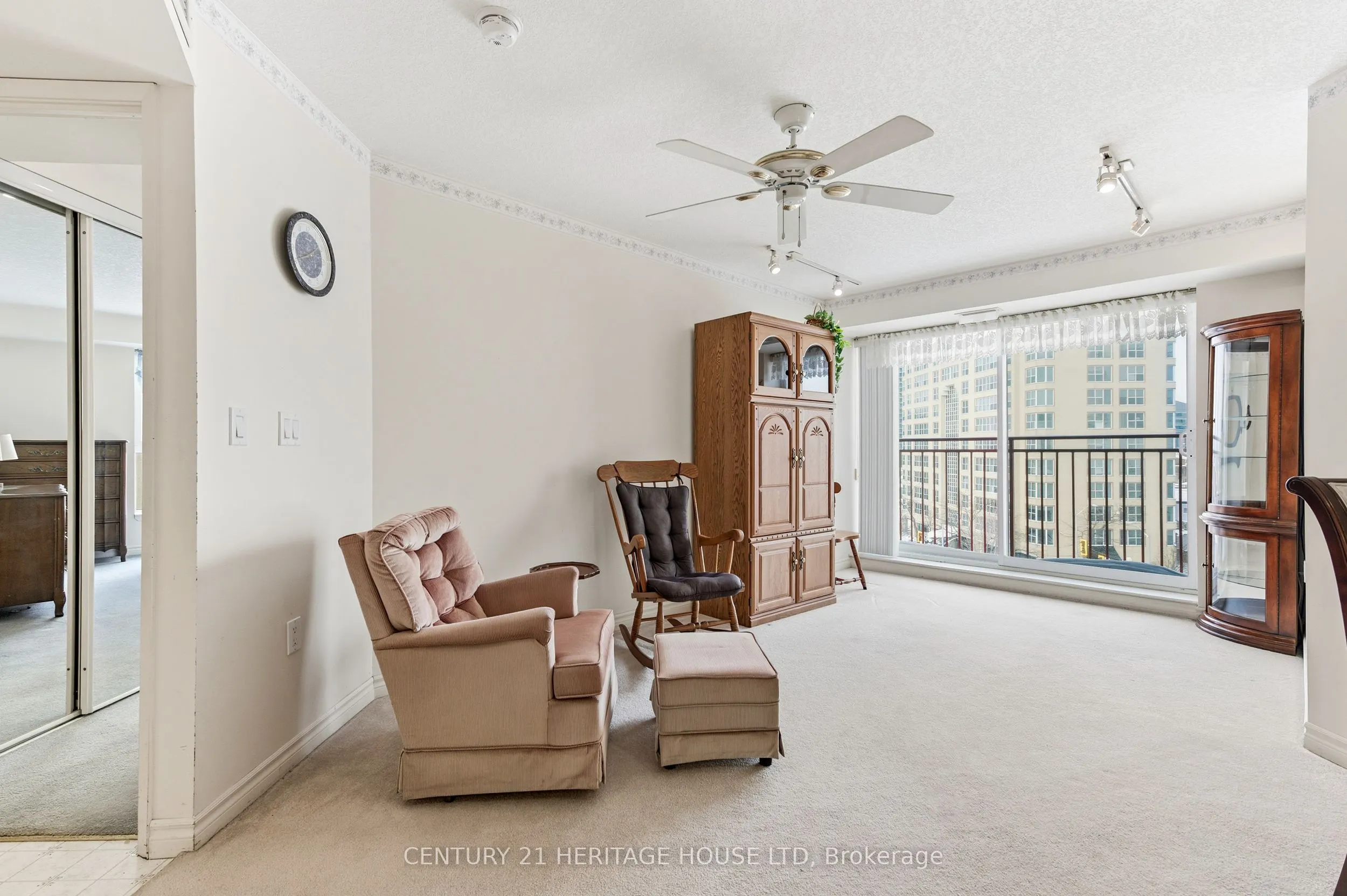 20 St George Street #407