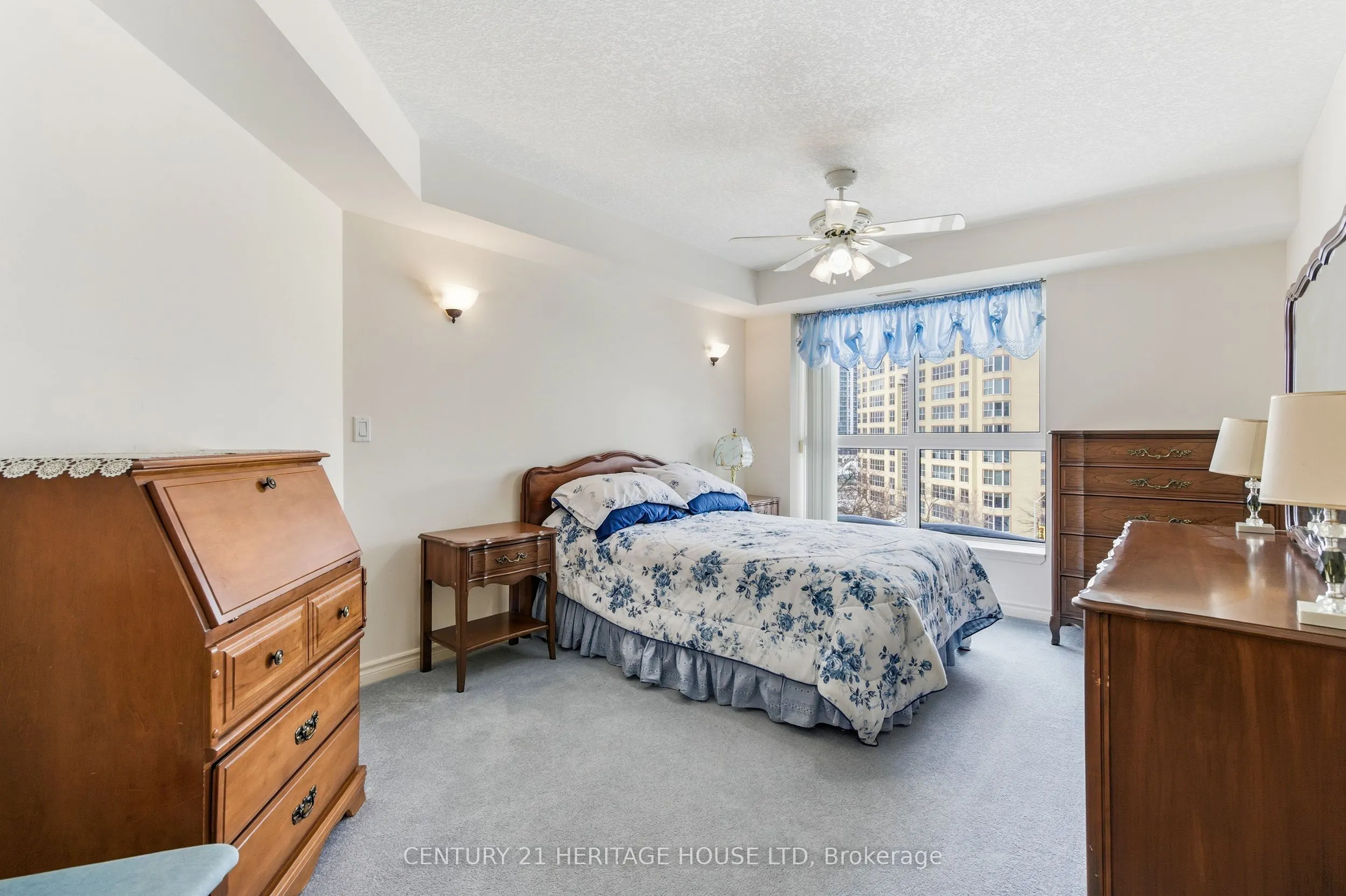 20 St George Street #407