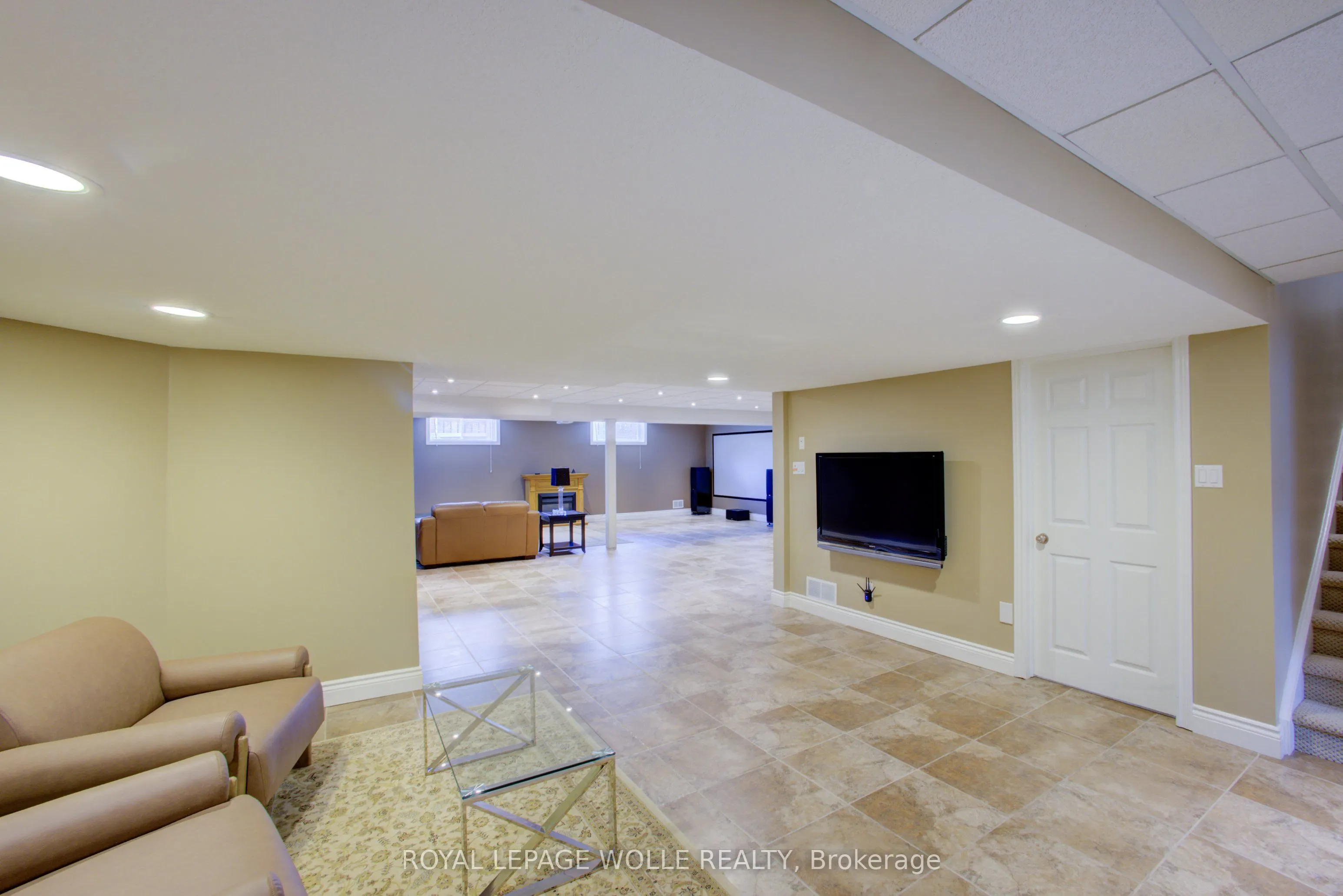 457 Caryndale Drive