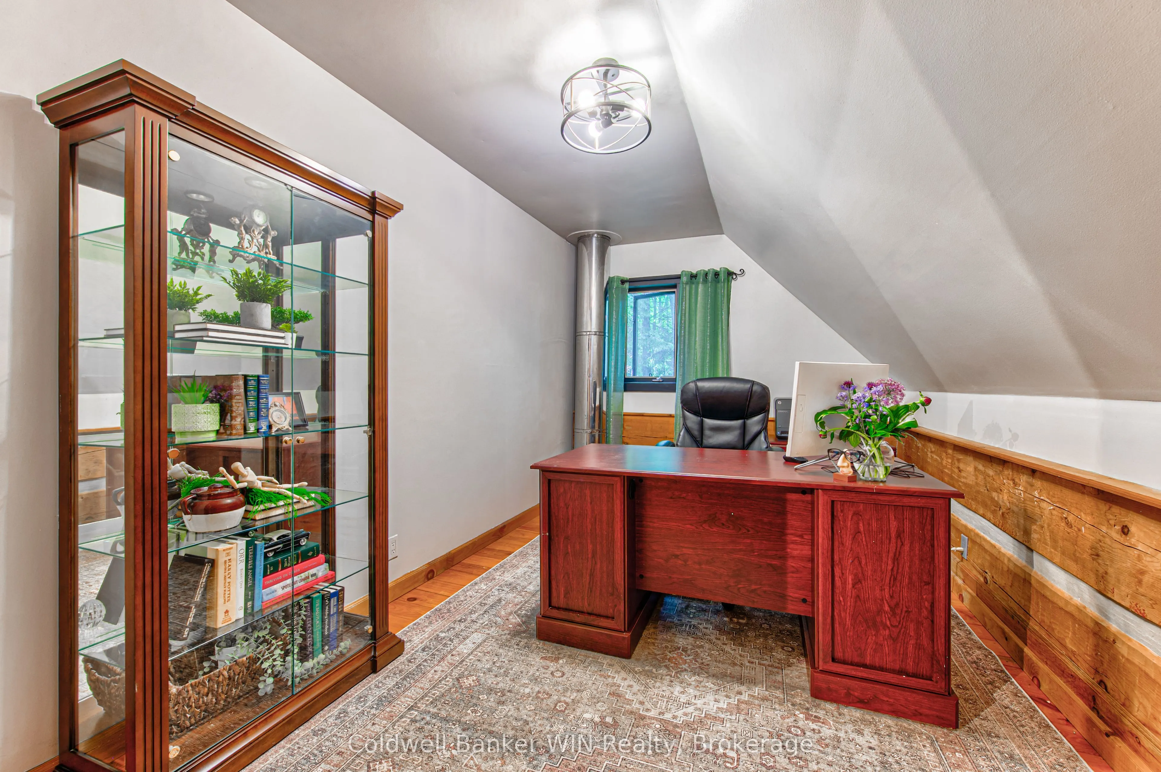 7341 Sideroad 12