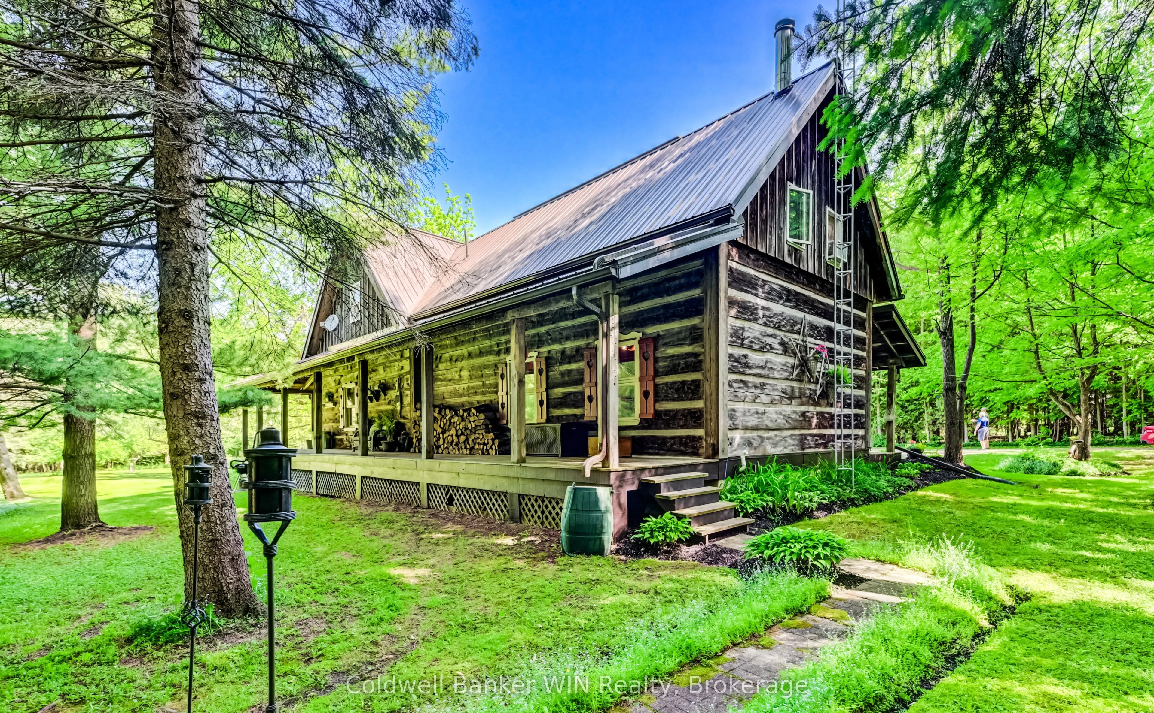 7341 Sideroad 12