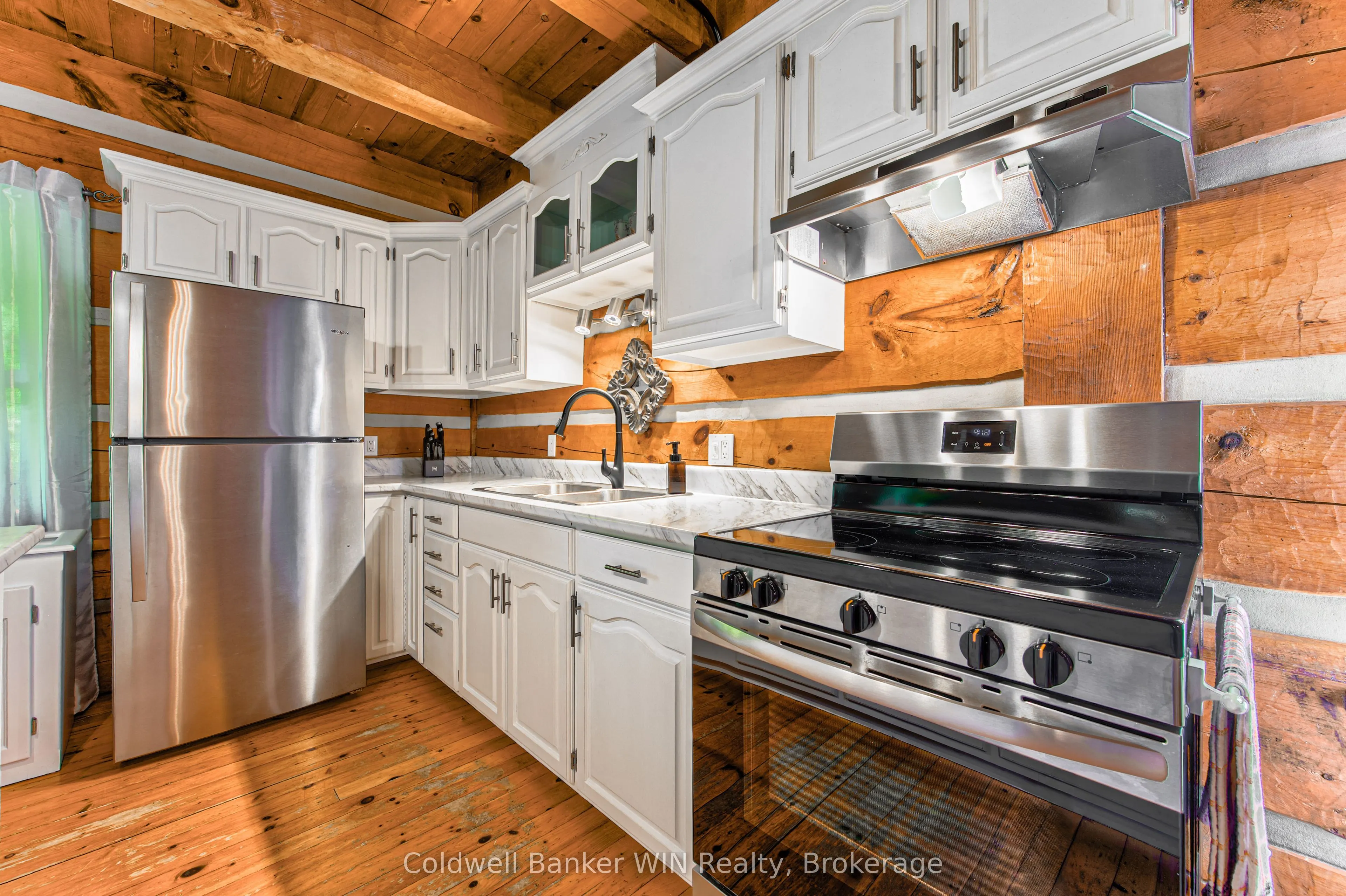 7341 Sideroad 12