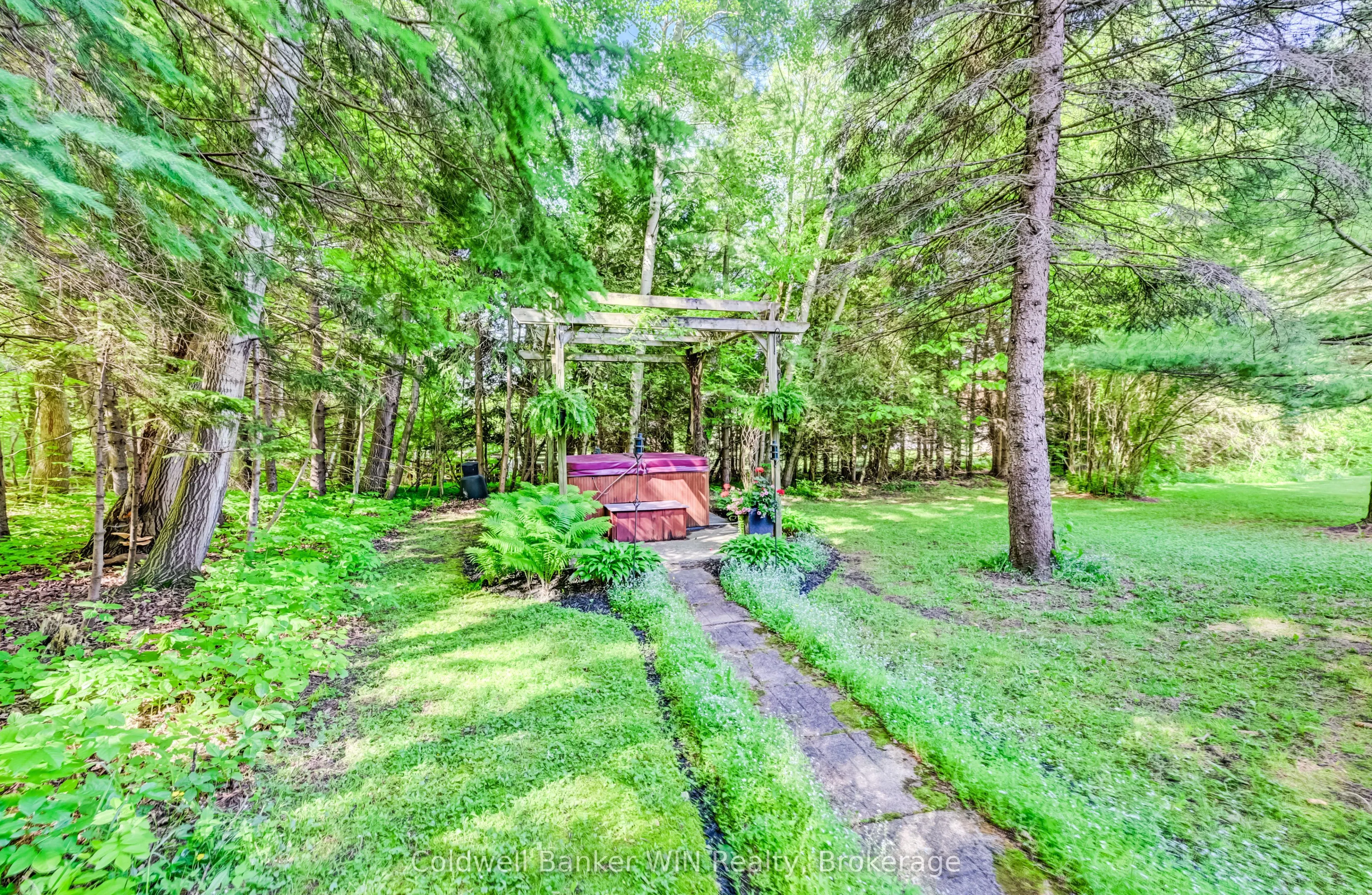 7341 Sideroad 12